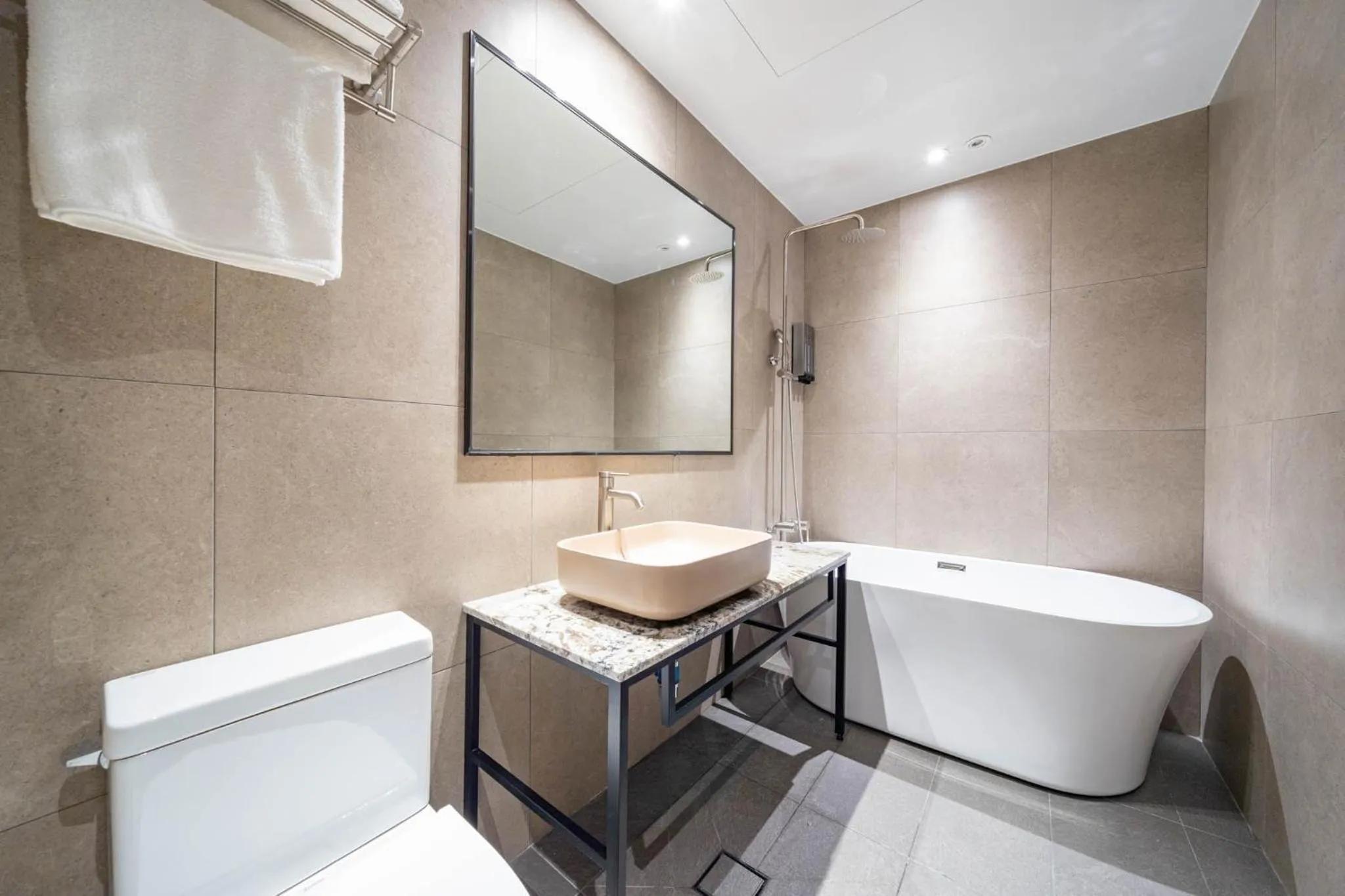 Toilet in Jecheon The Wall Hotel