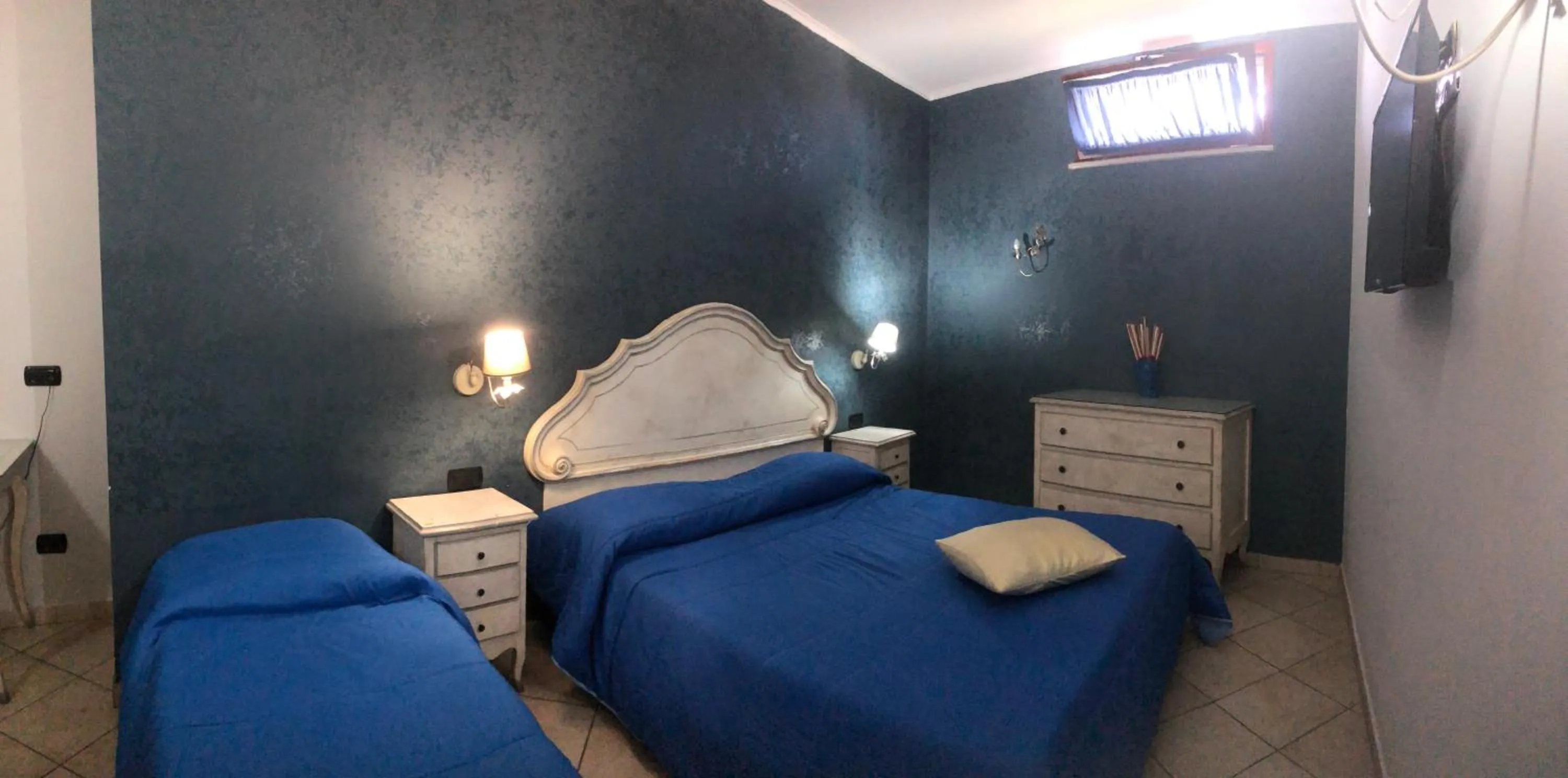 Photo of the whole room, Bed in Hotel Serena