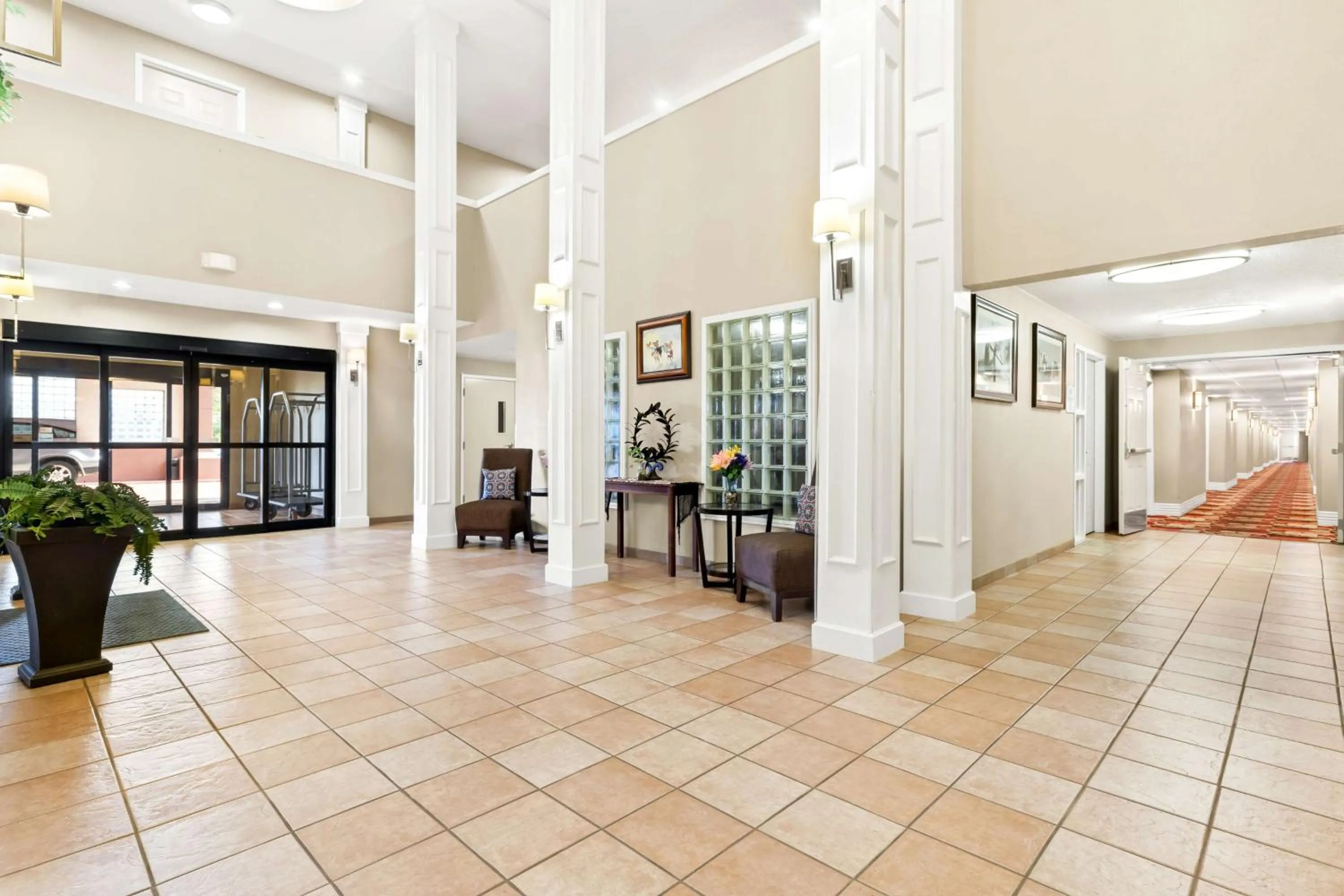 Lobby or reception in Best Western Okmulgee