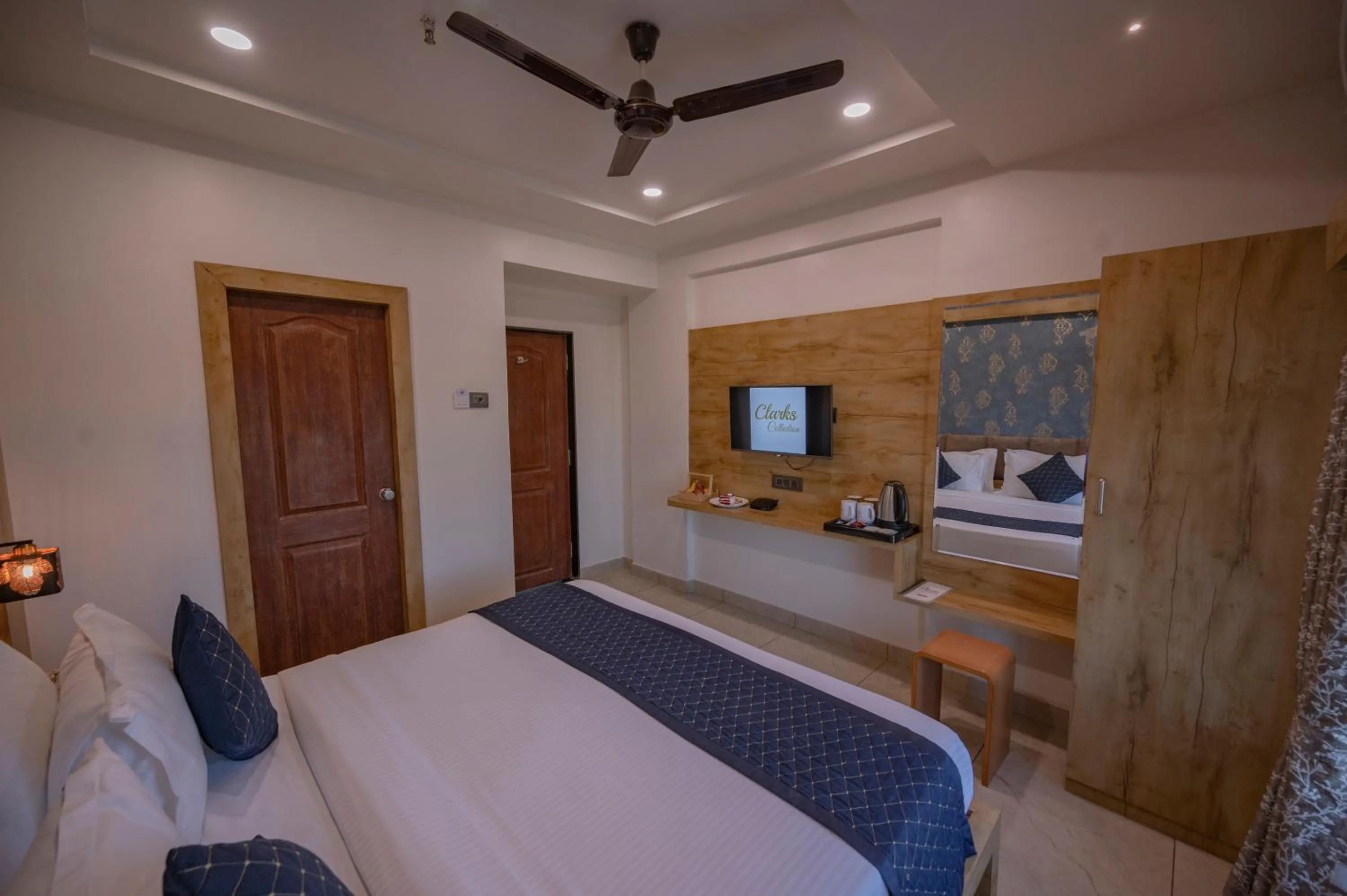 Bed in Clarks Collection Somnath