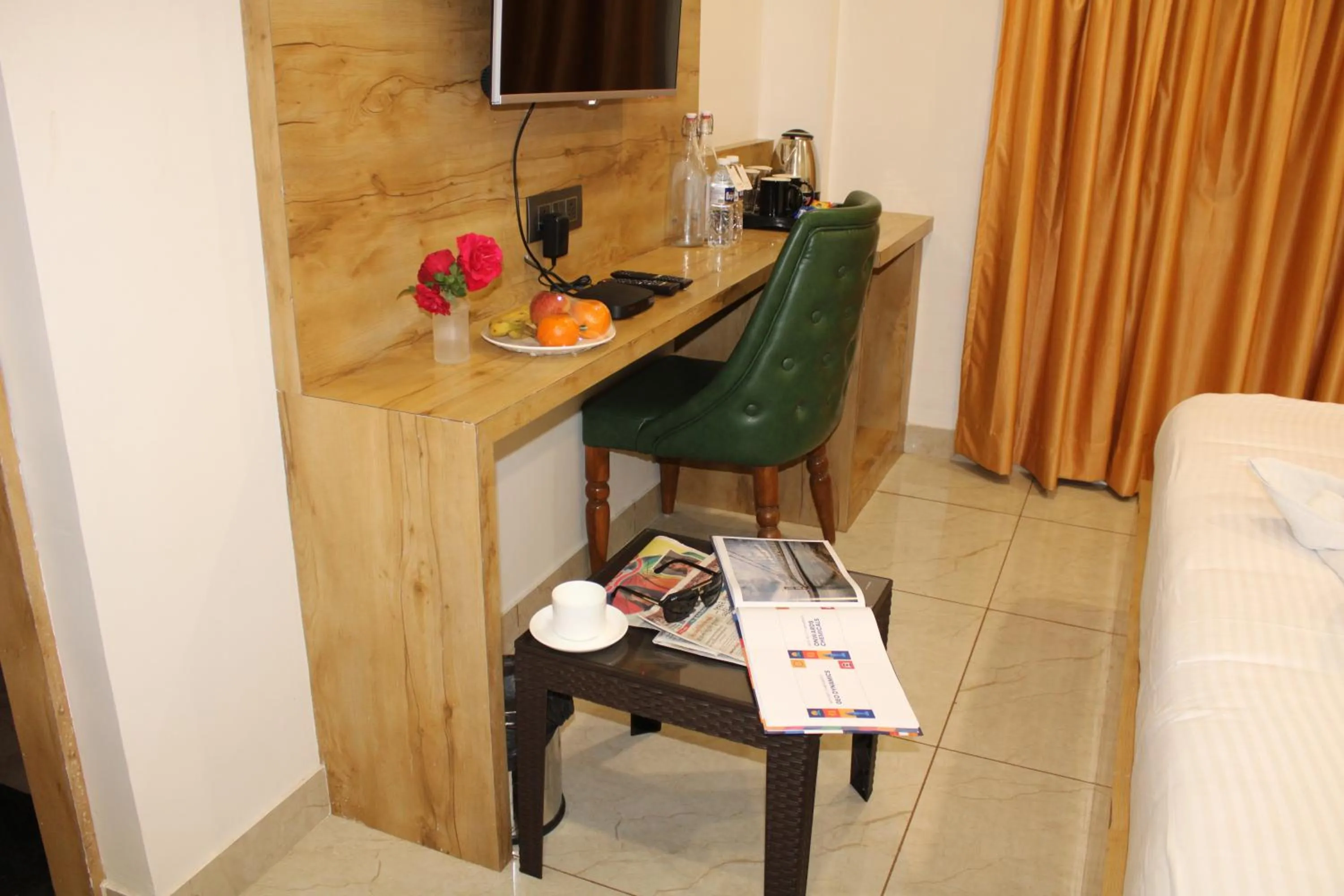 hair dresser in Clarks Collection Somnath