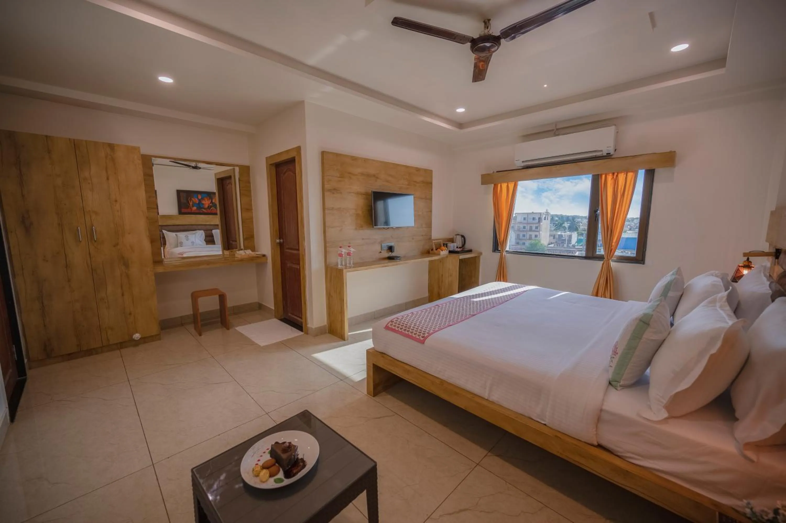 Bed in Clarks Collection Somnath