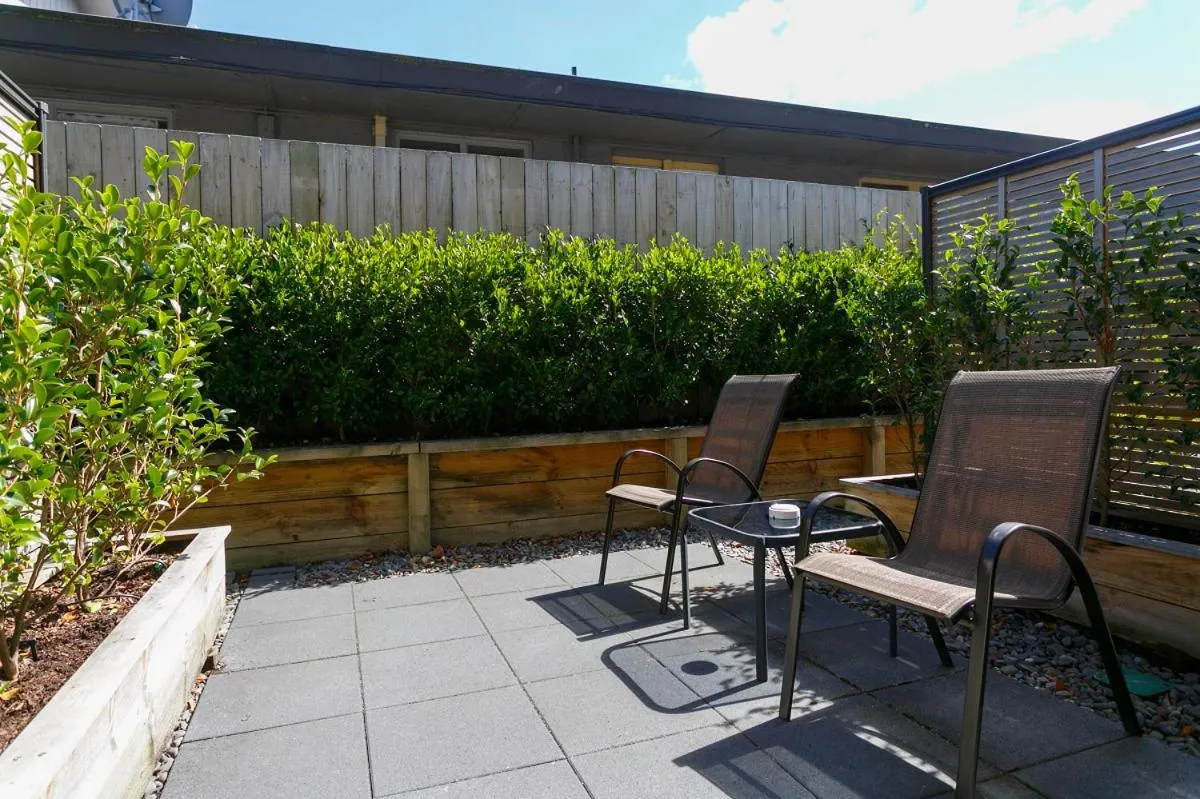 Garden in Acacia Lake View Motel