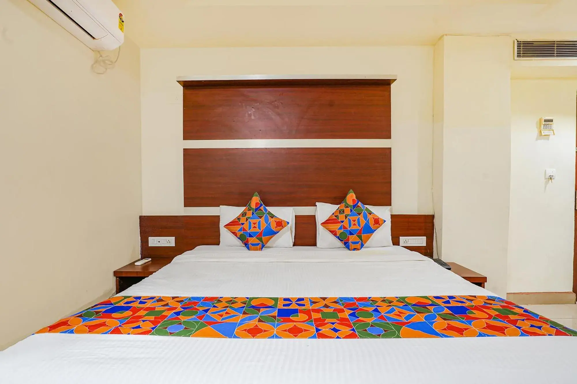 Bed in FabHotel Golden Way Bed in FabHotel Golden Way