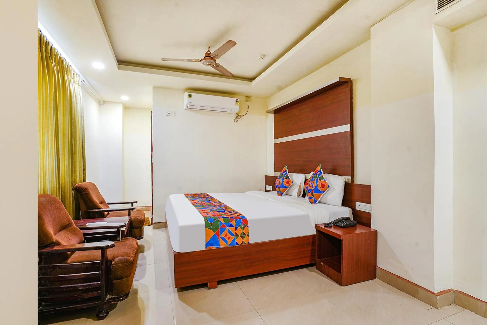 Bed in FabHotel Golden Way