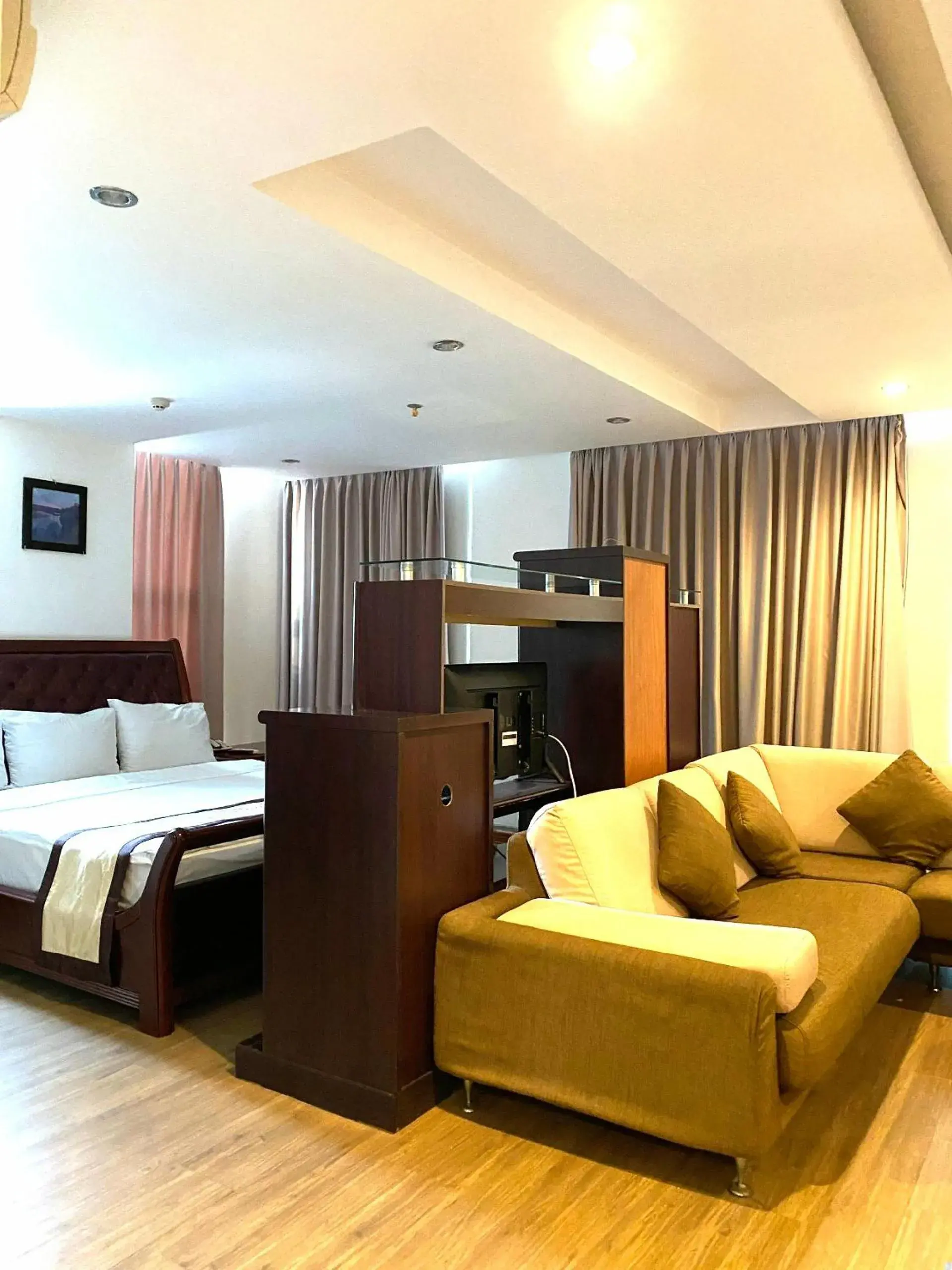 Bed in Nhat Linh Hotel & Suites Da Nang Bed in Nhat Linh Hotel & Suites Da Nang