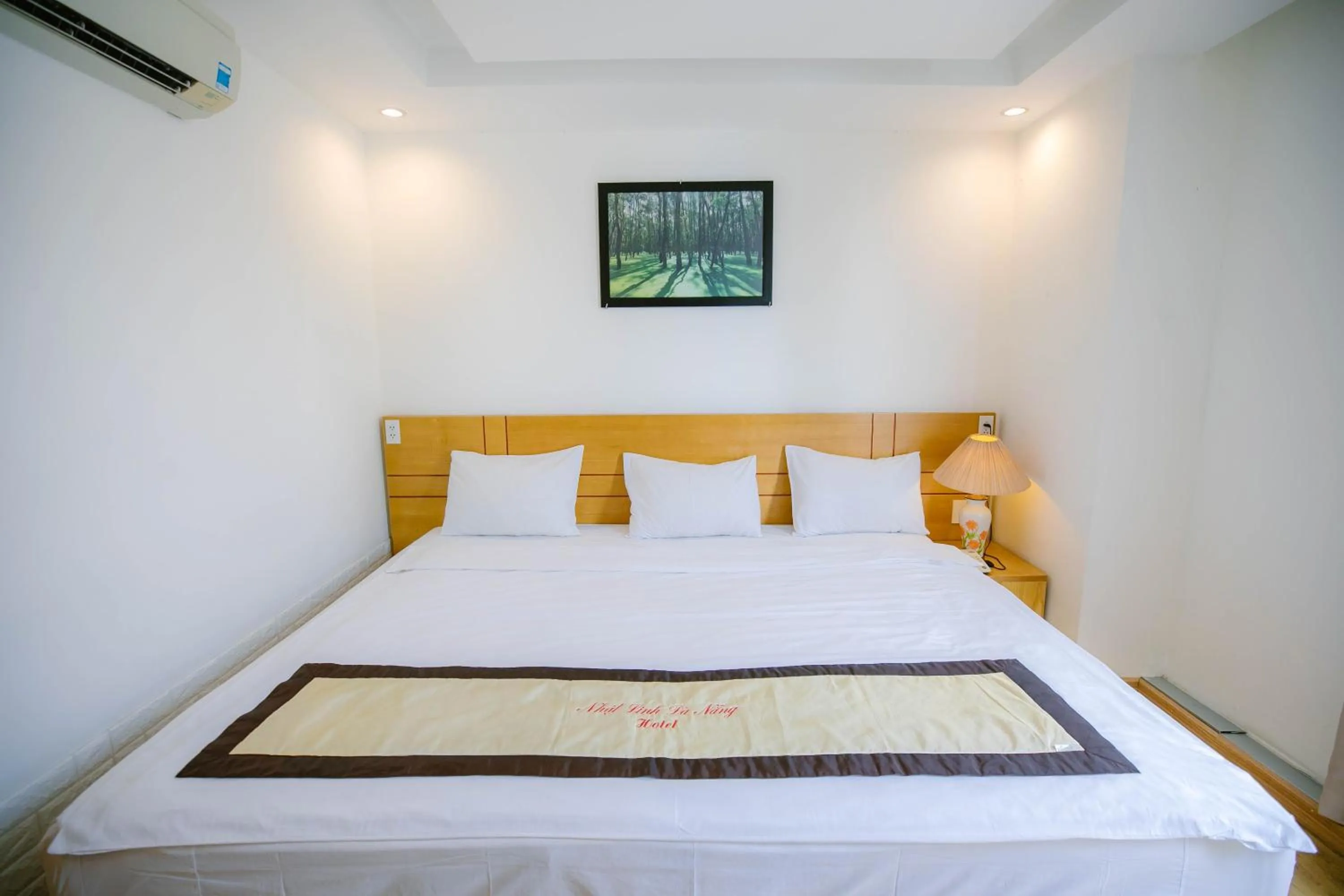 Bedroom, Bed in Nhat Linh Hotel & Suites Da Nang