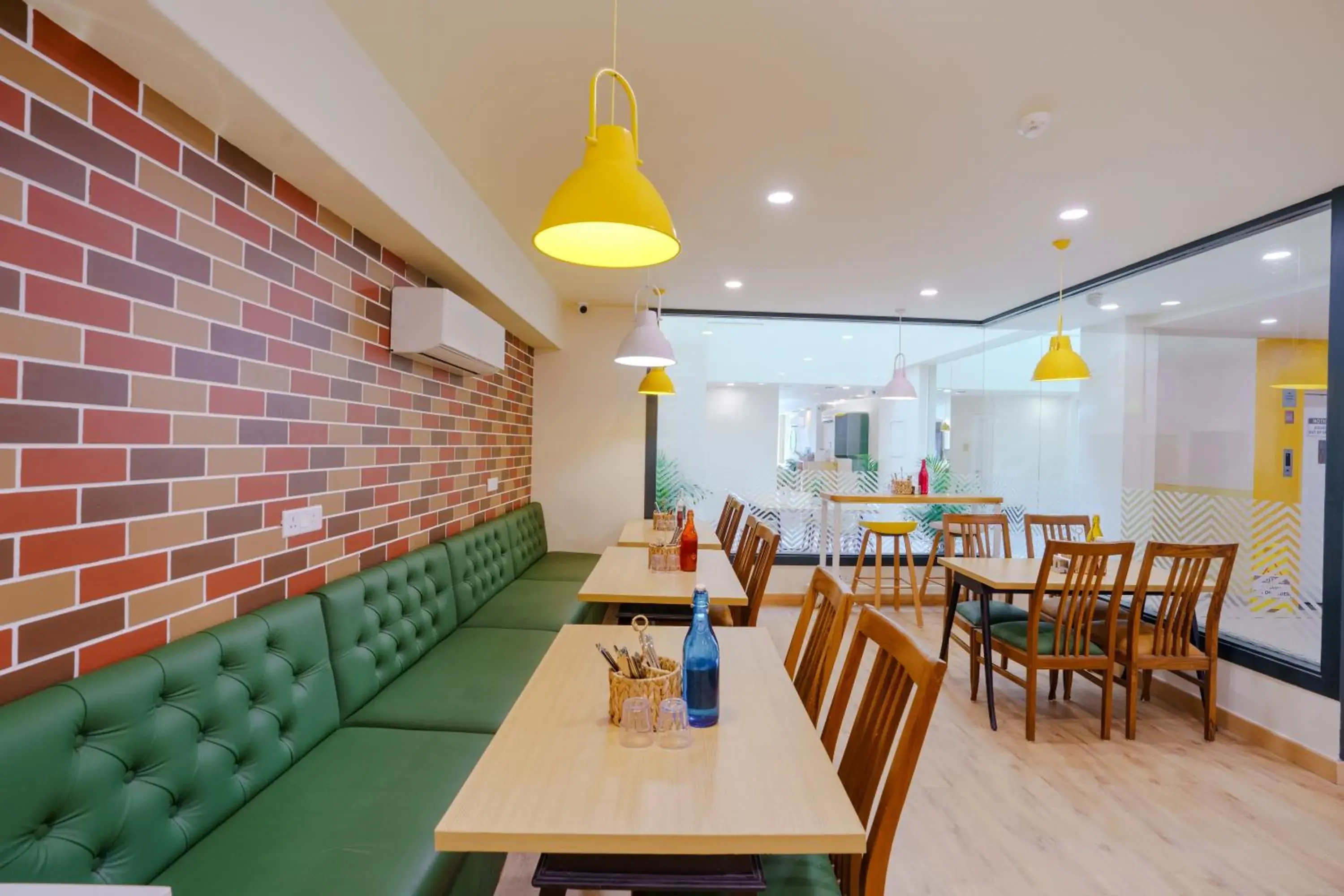 Restaurant/places to eat in Bloom Hotel - GK2 Restaurant/places to eat in Bloom Hotel - GK2