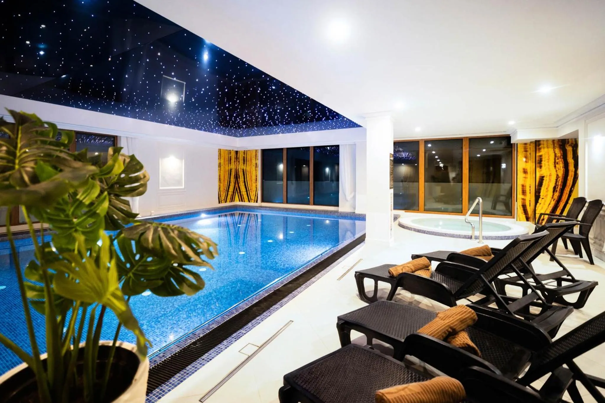 Swimming pool in Amber Park & Olivina Park- Thai Spa