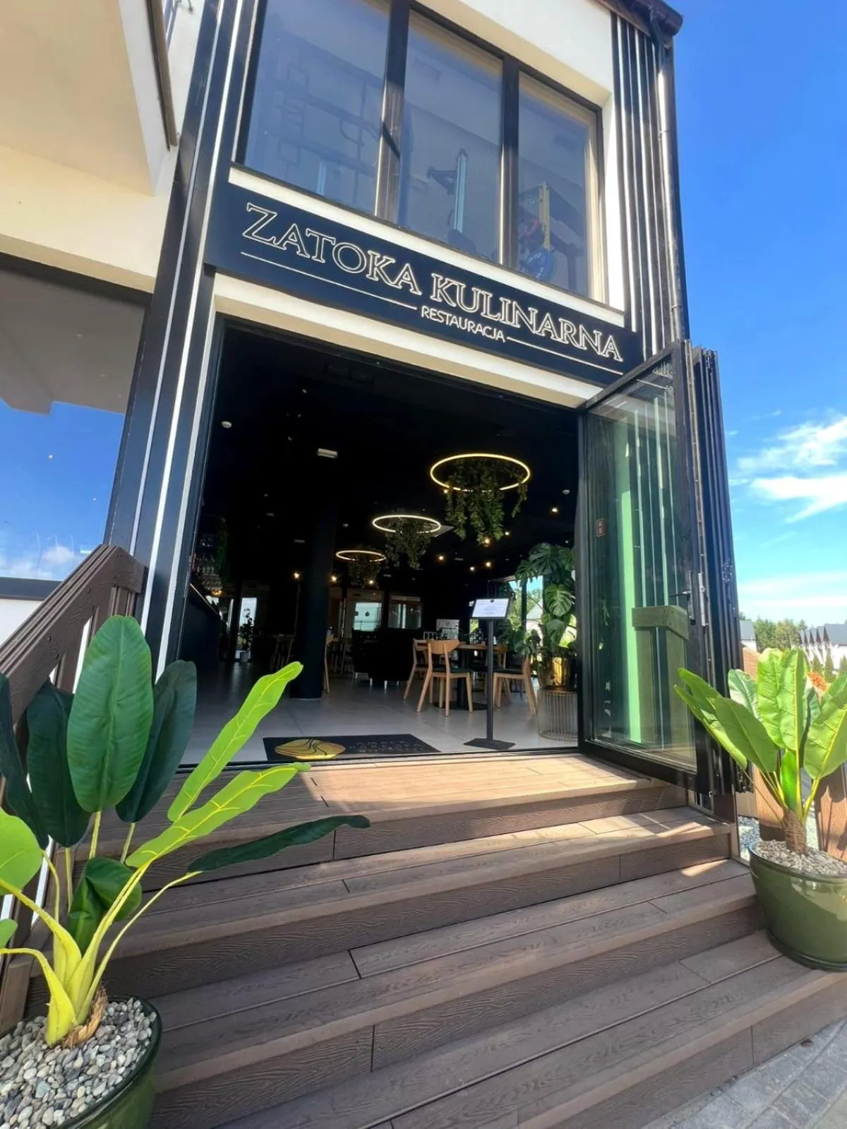 Restaurant/places to eat in Amber Park & Olivina Park- Thai Spa