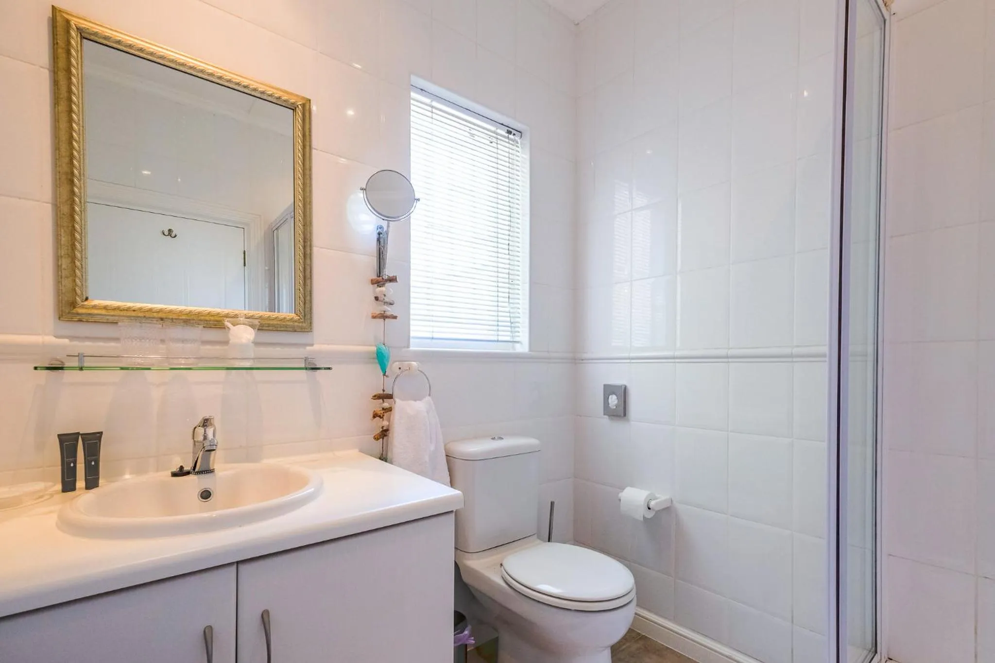 Bathroom in Oude Berg Guesthouse - 10 Caledon Street