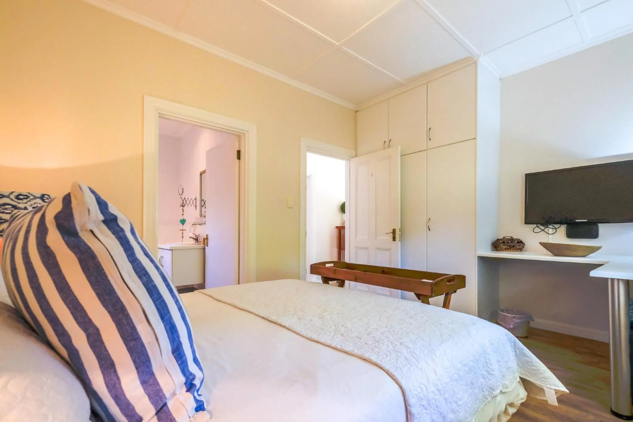 Photo of the whole room, Bed in Oude Berg Guesthouse - 10 Caledon Street