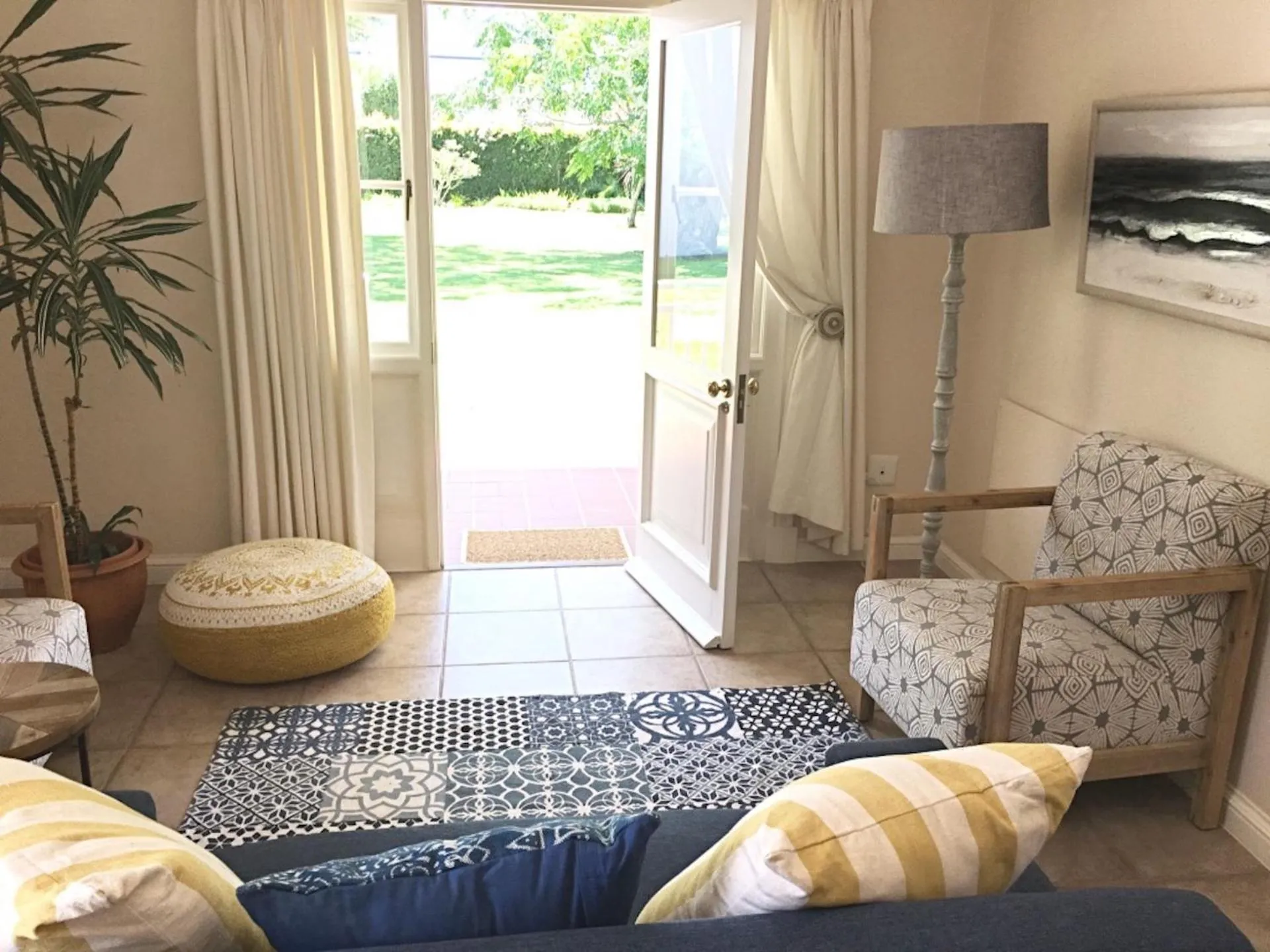 Bed in Oude Berg Guesthouse - 10 Caledon Street