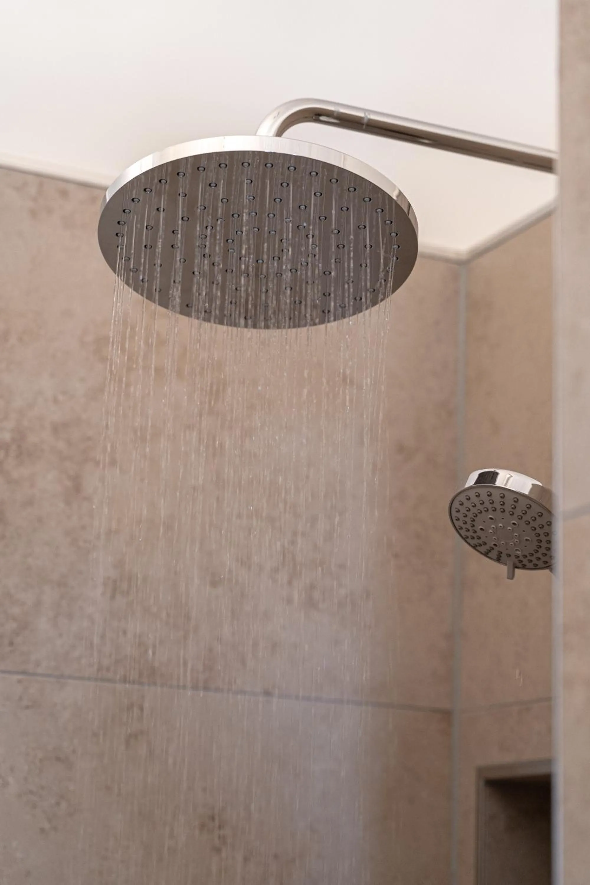Shower in Maxim Suites by Elias Holl