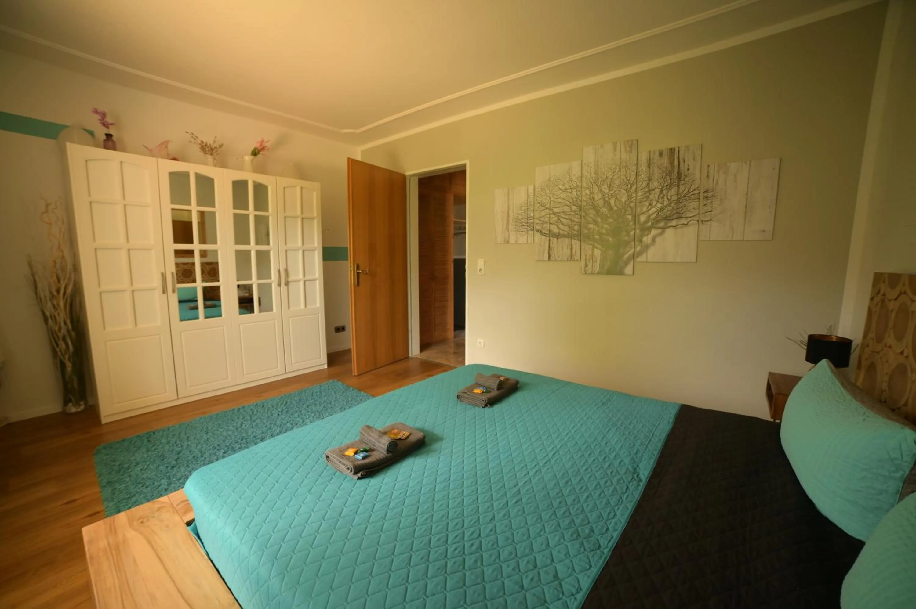 Bed in Yeti Lux - Family Garden Lodge