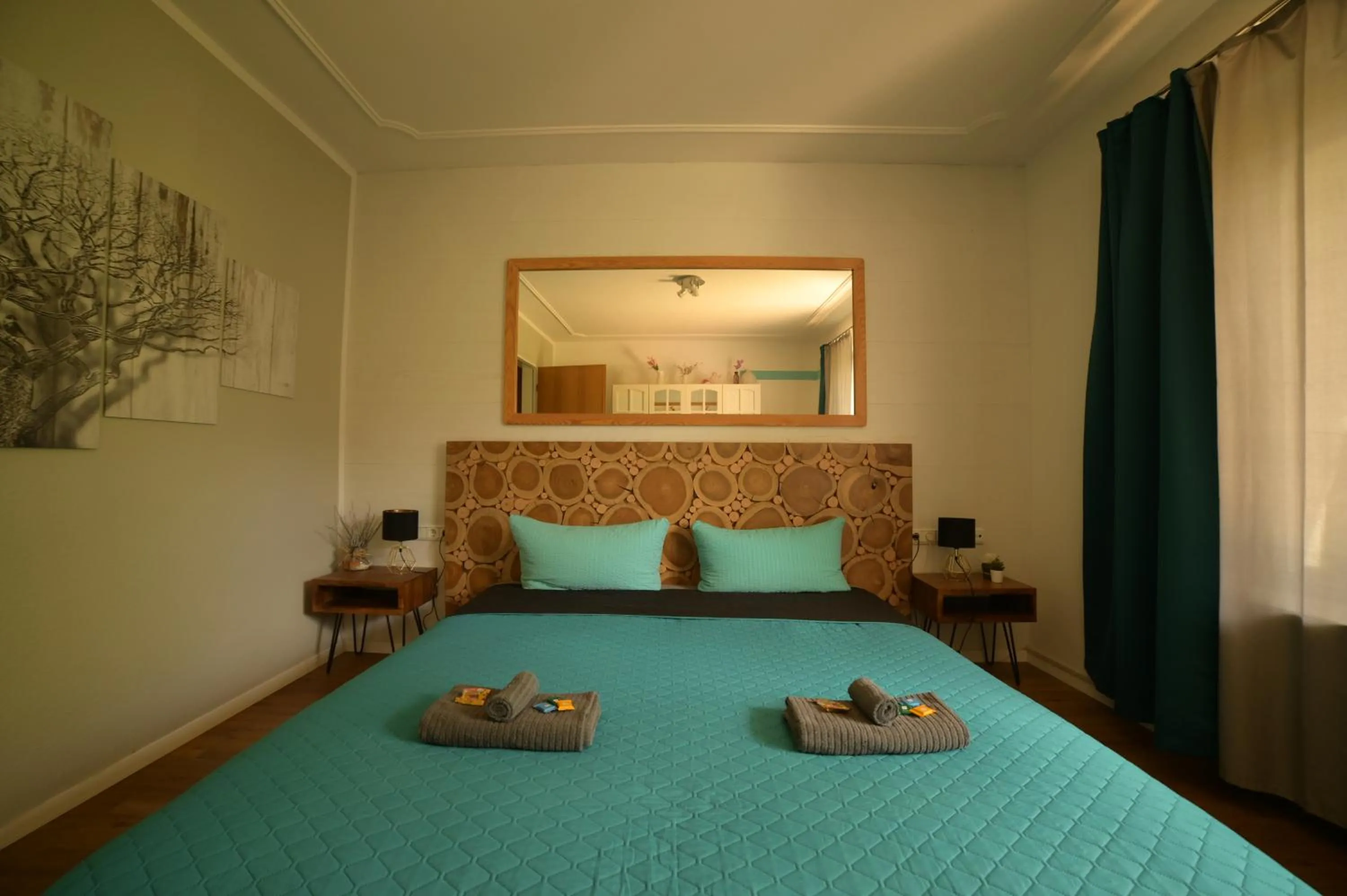Bed in Yeti Lux - Family Garden Lodge