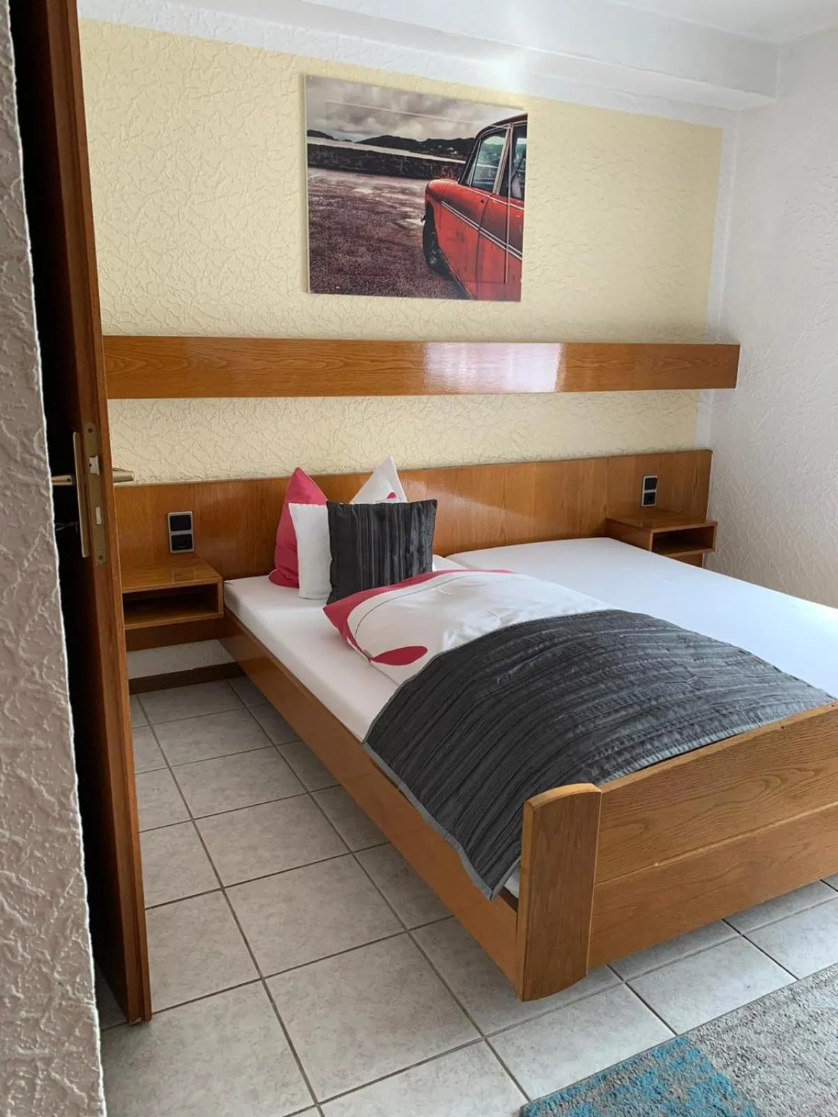 Bed in Hotel Zur Aue