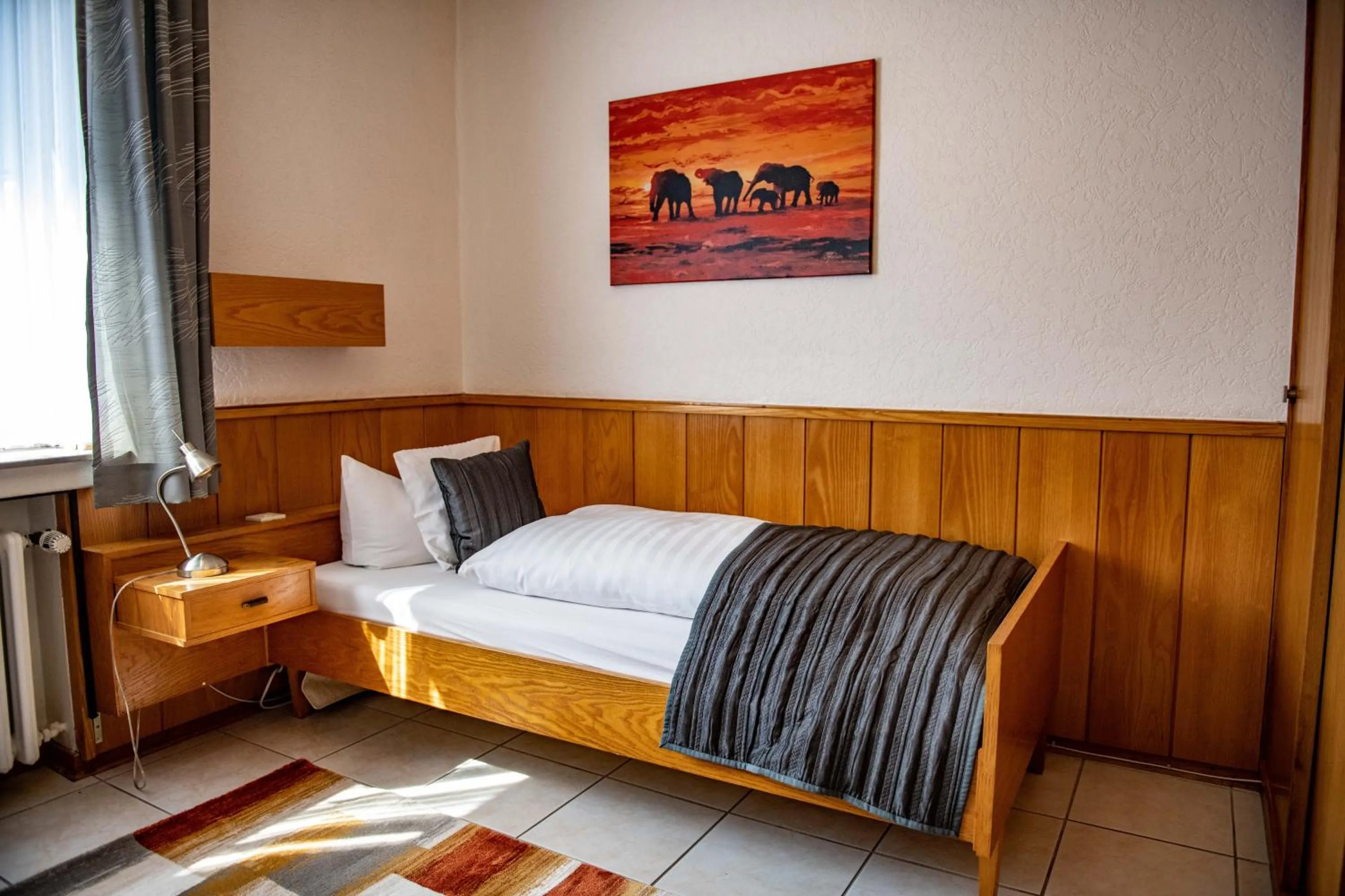 Bed in Hotel Zur Aue