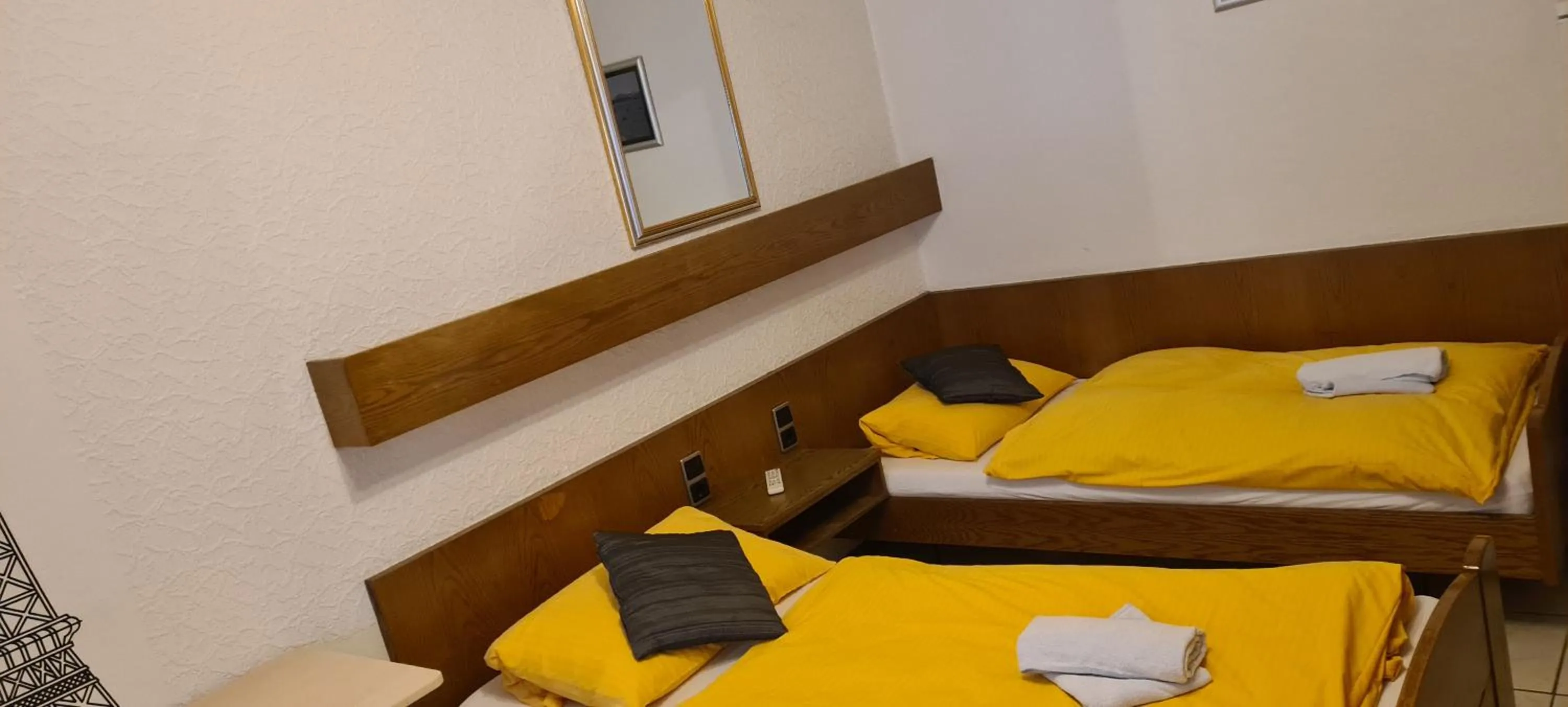 Bed in Hotel Zur Aue
