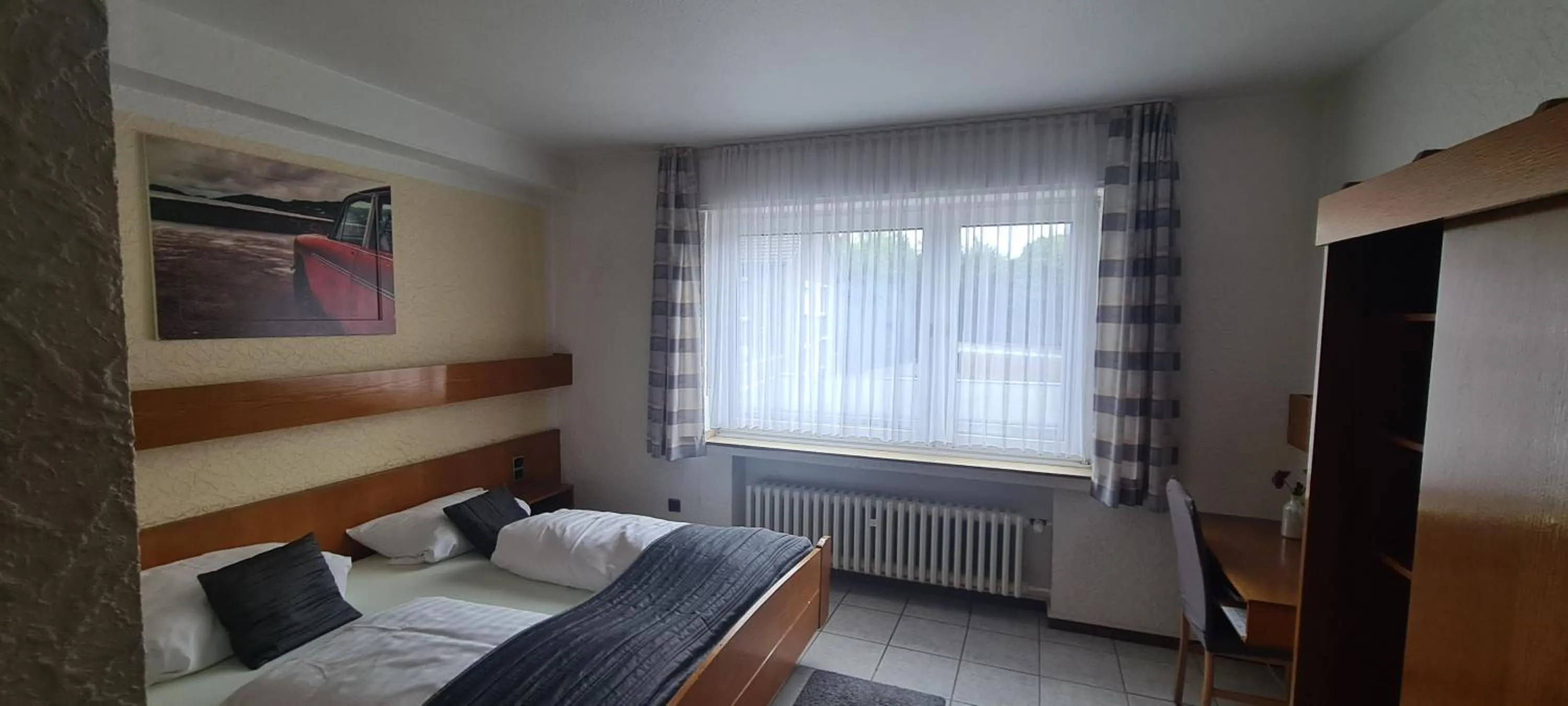 Bed in Hotel Zur Aue