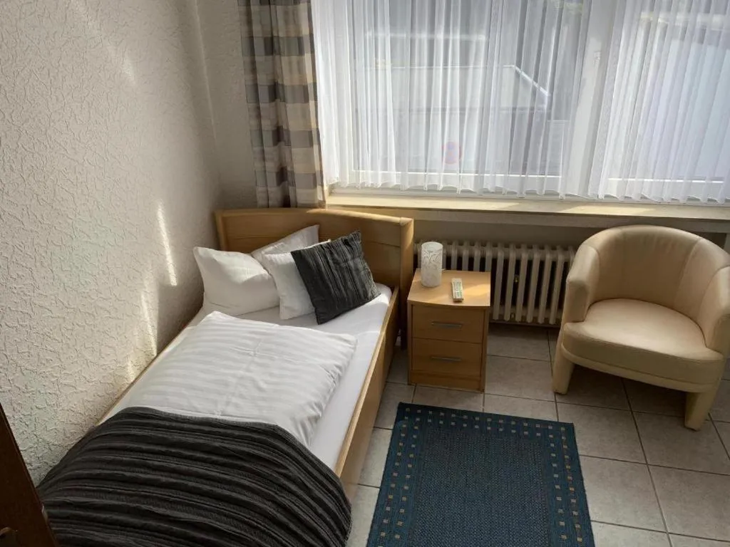 Bed in Hotel Zur Aue