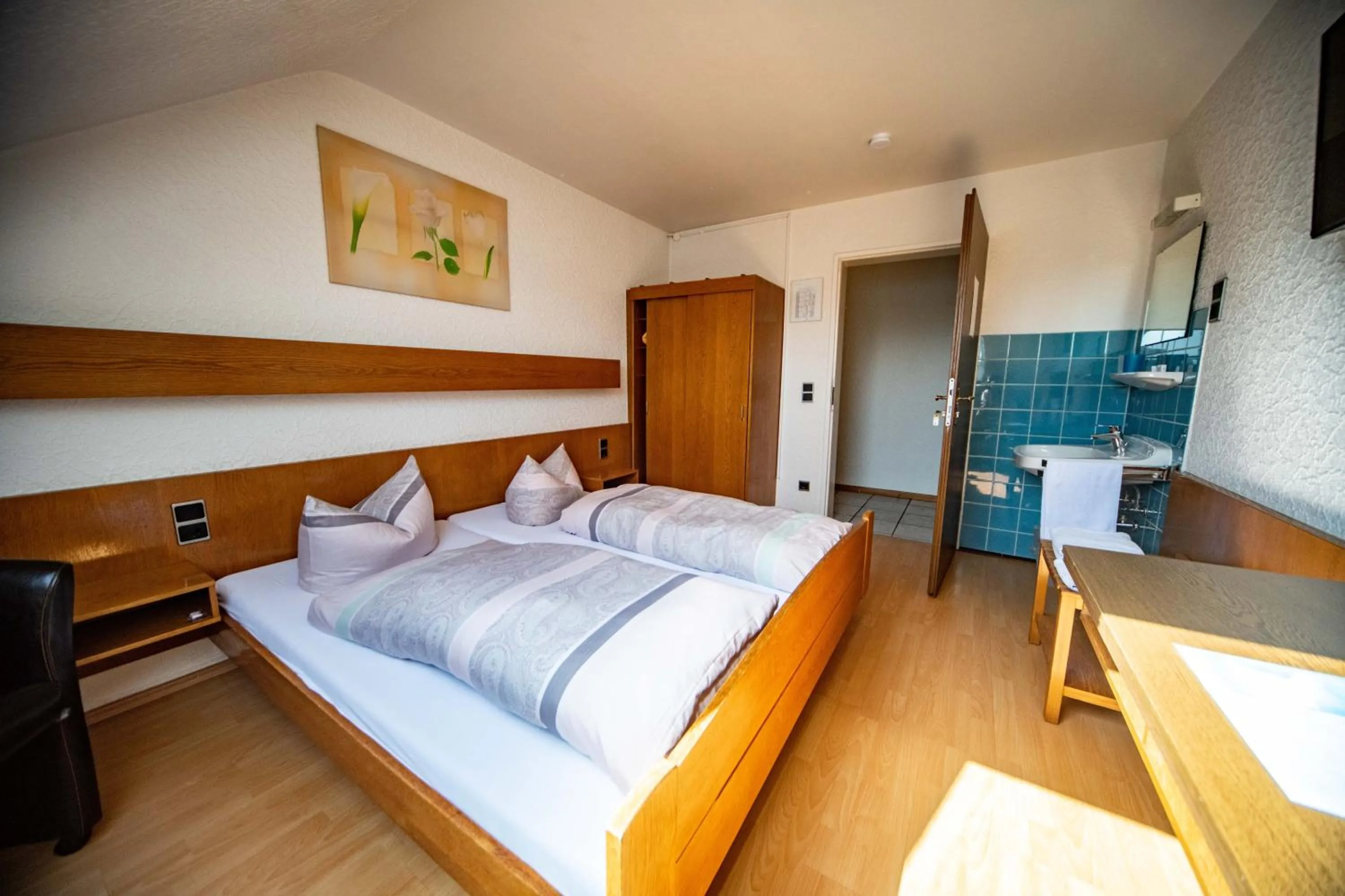 Bed in Hotel Zur Aue