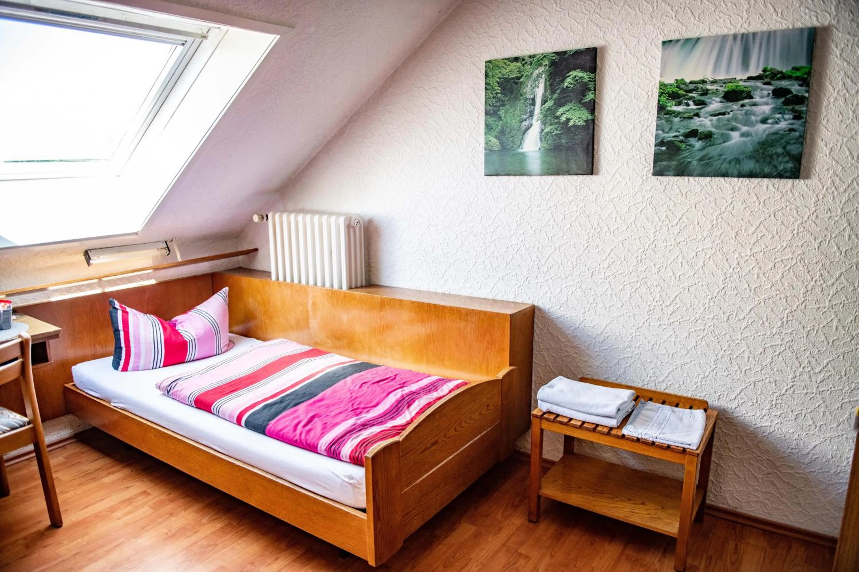 Bed in Hotel Zur Aue