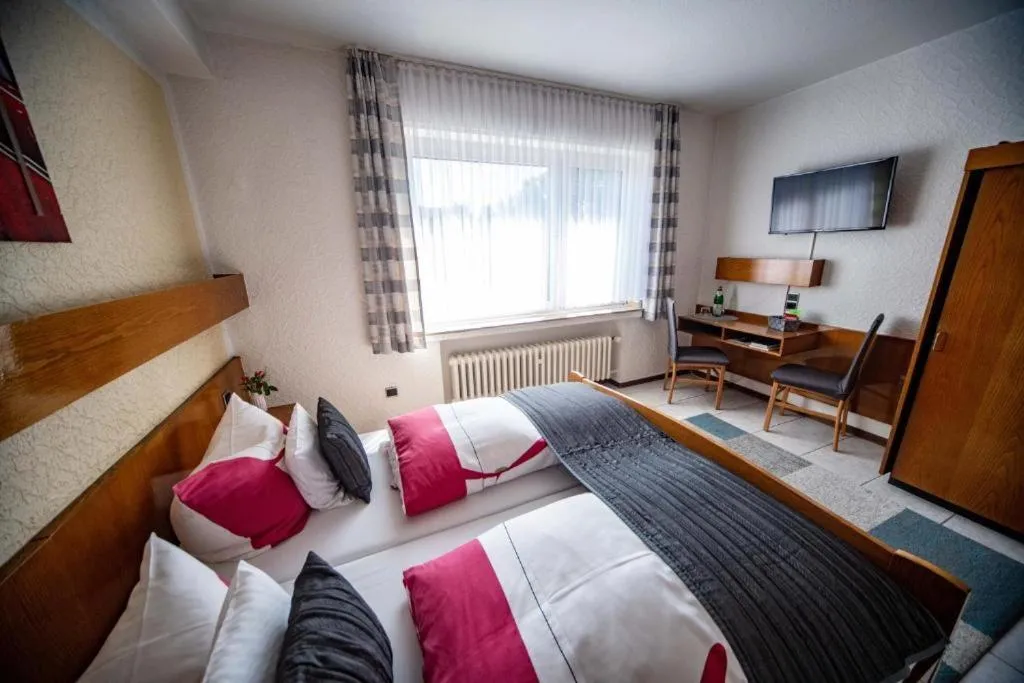 Bed in Hotel Zur Aue