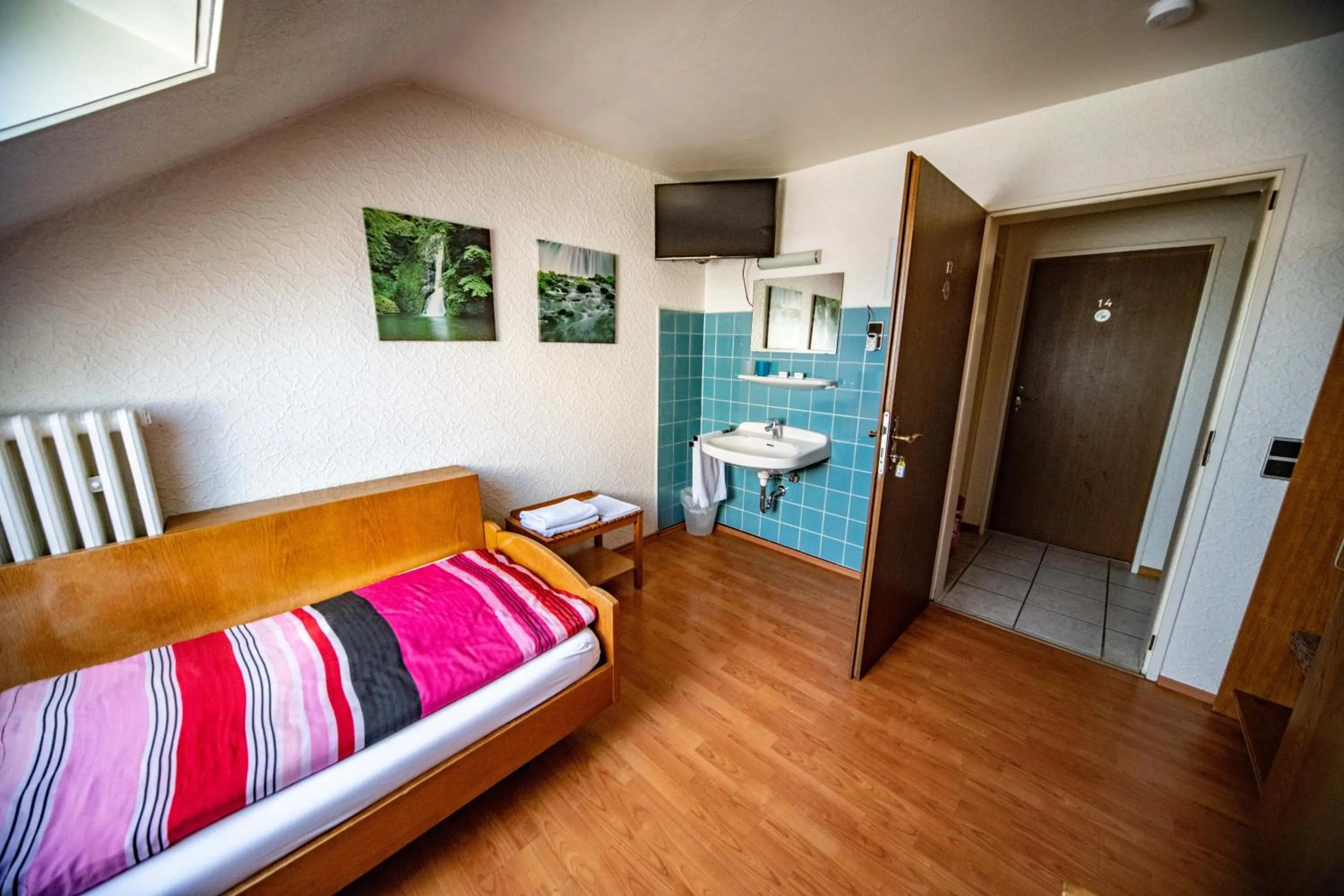 Bed in Hotel Zur Aue