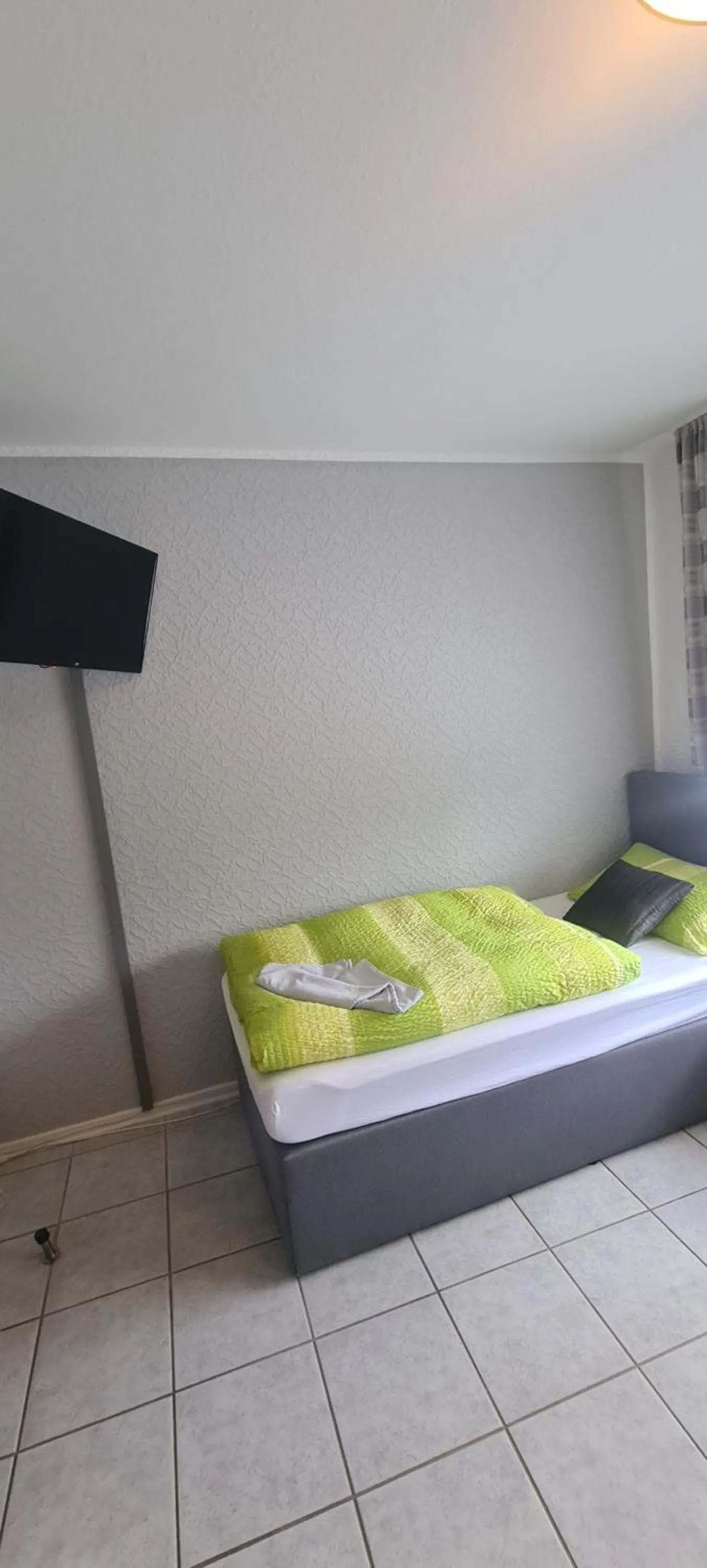 Bed in Hotel Zur Aue