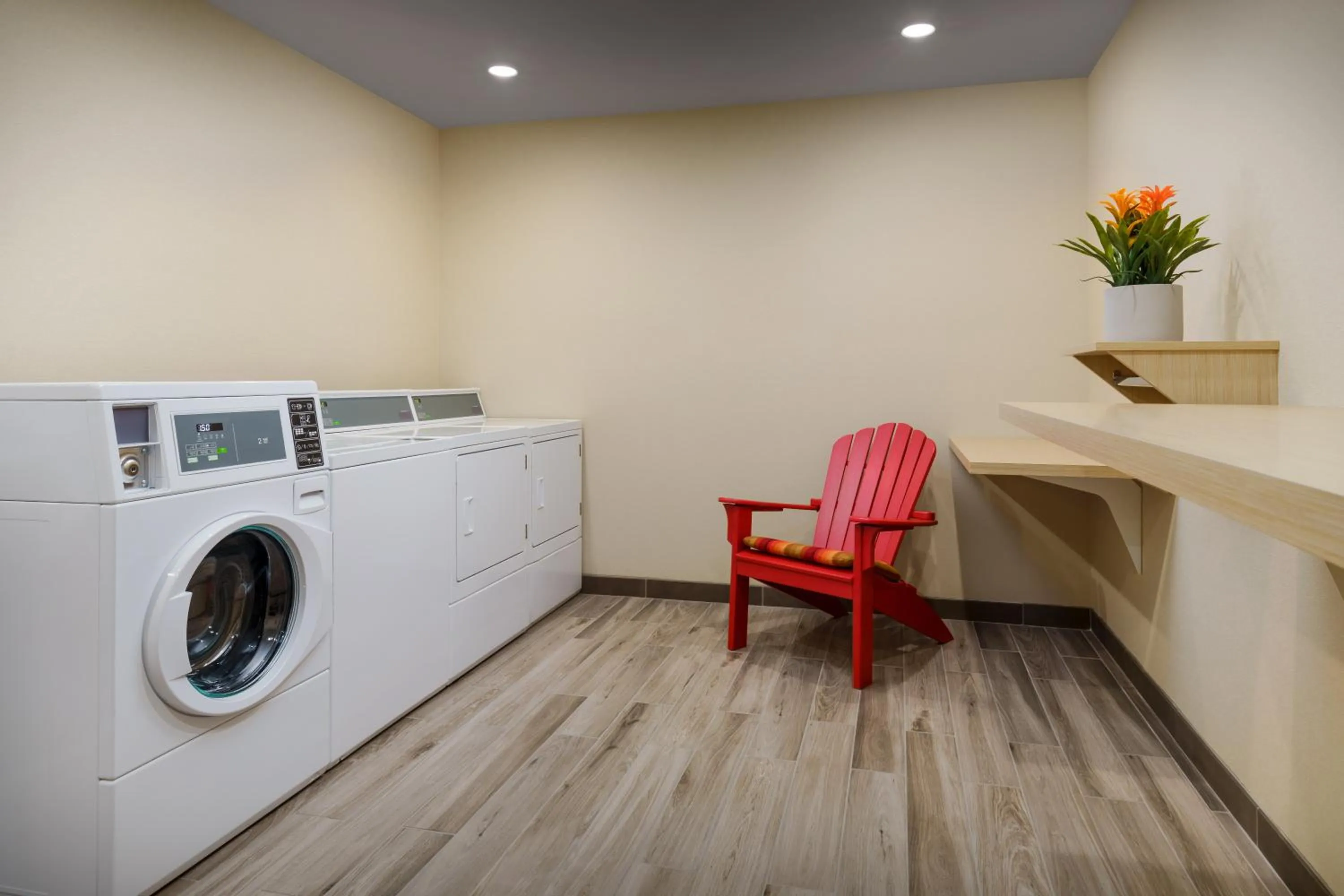 laundry in Home2 Suites By Hilton Lake Mary Orlando