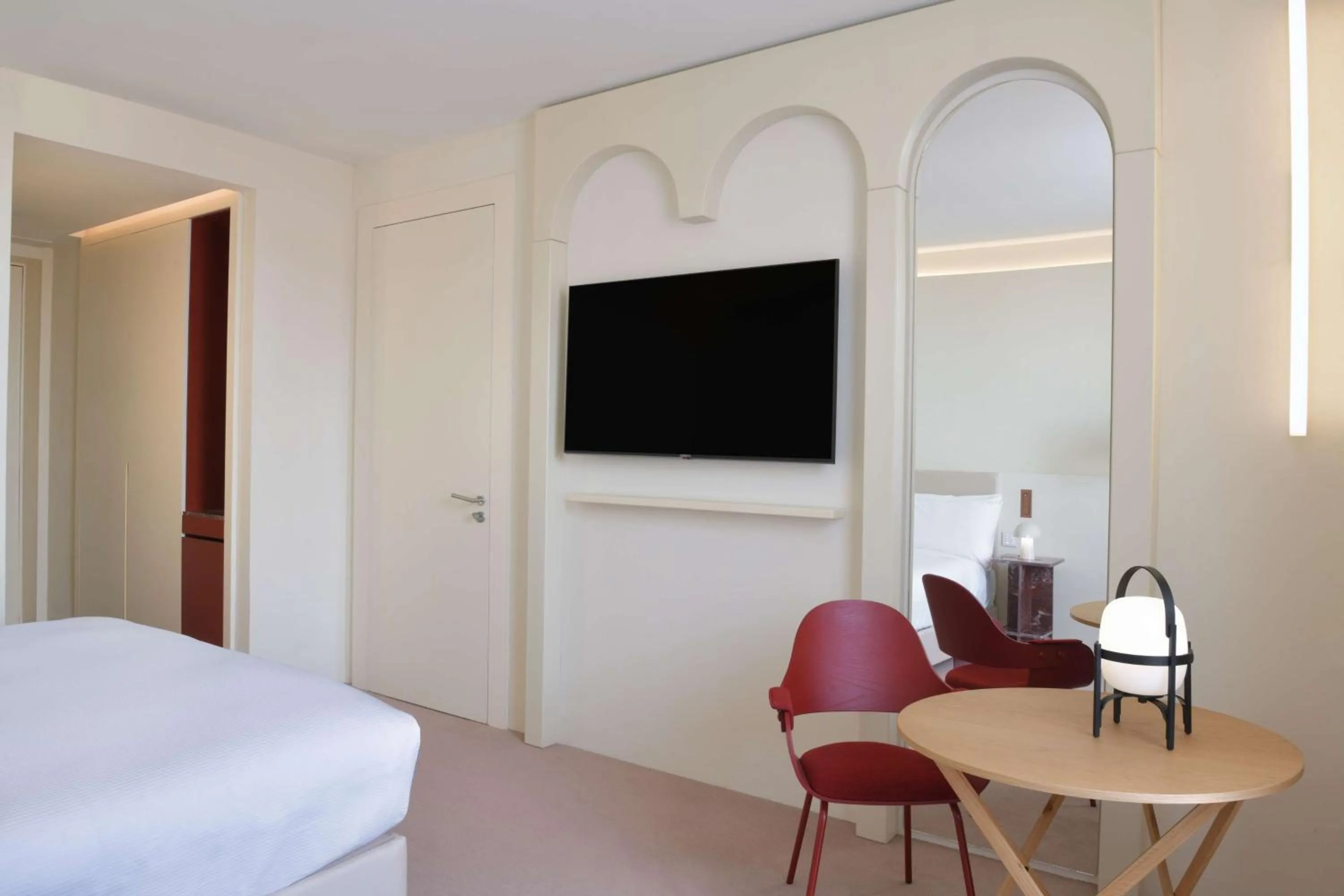 Bed in Doubletree By Hilton Ben Guerir Hotel & Residences