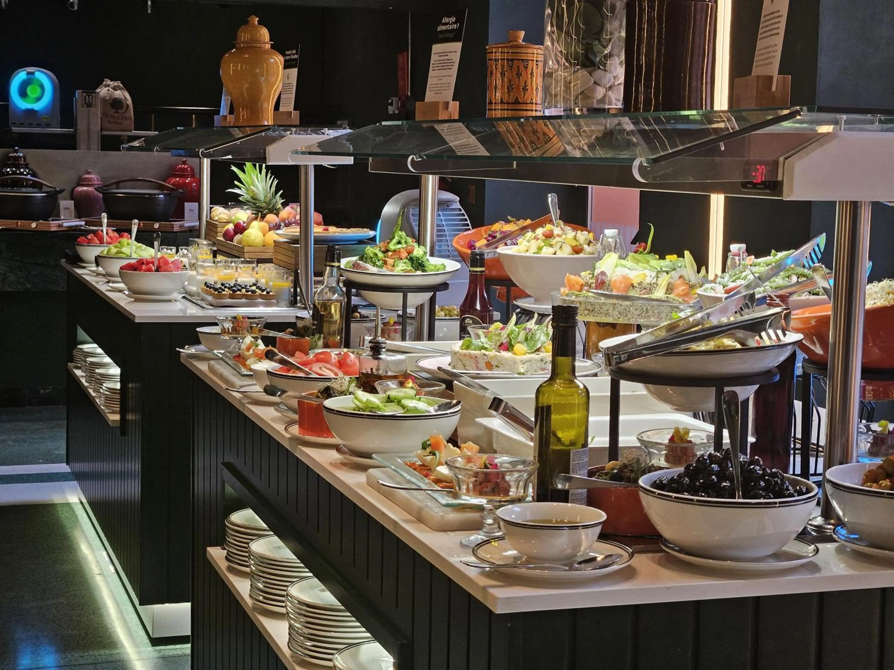 Restaurant/places to eat in Doubletree By Hilton Ben Guerir Hotel & Residences