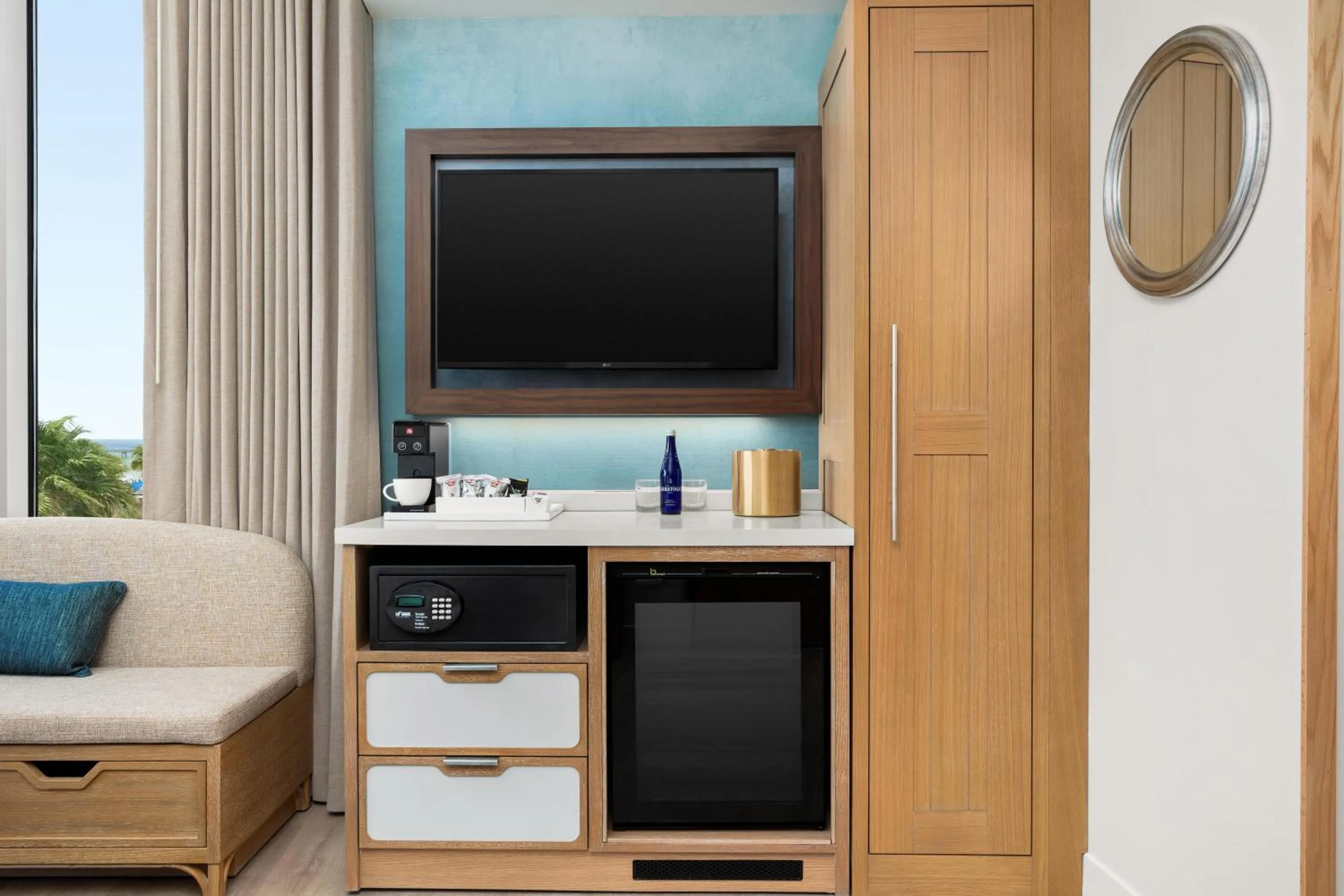 Photo of the whole room in The Hiatus Clearwater Beach, Curio Collection By Hilton