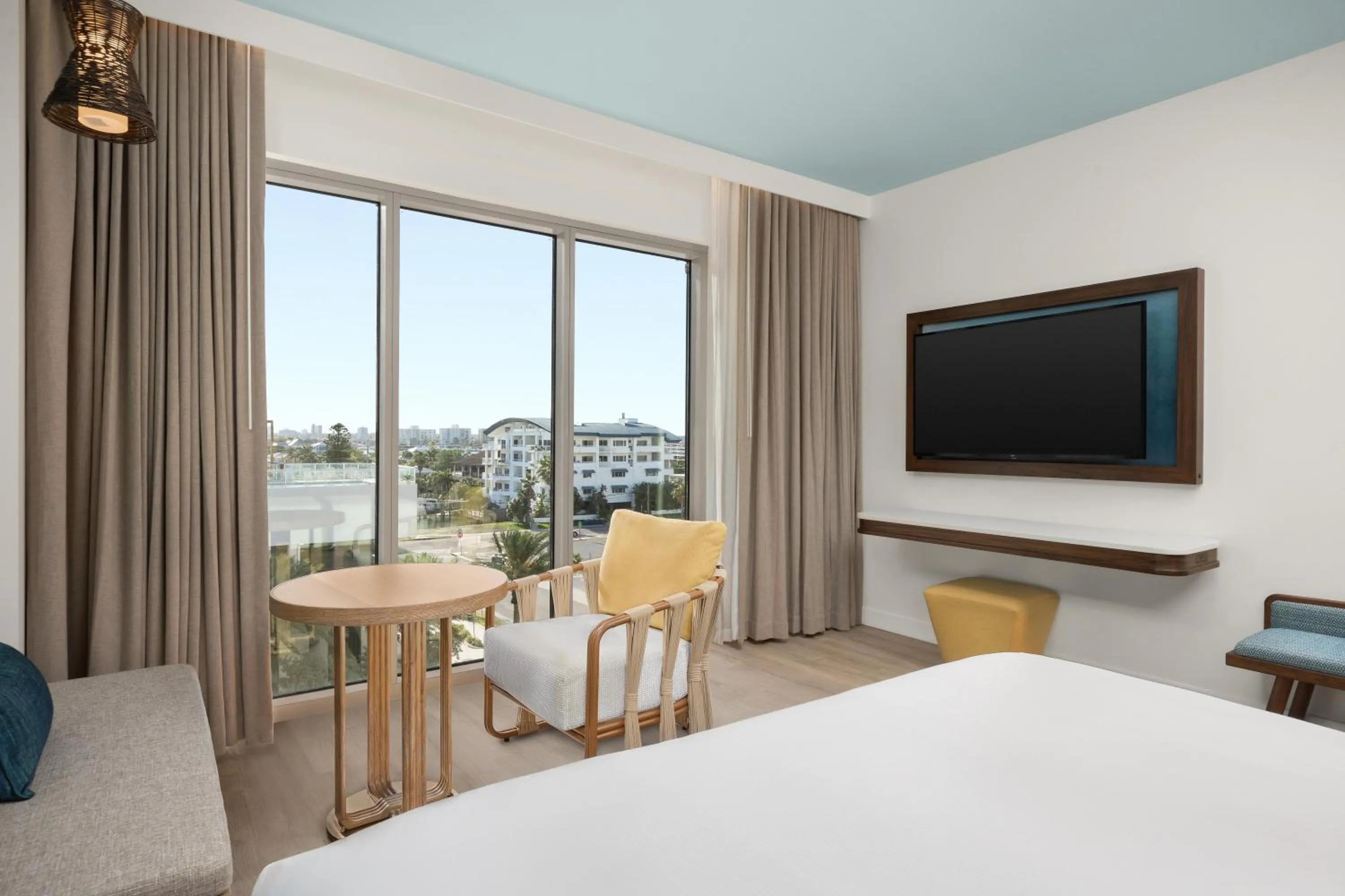 Bed in The Hiatus Clearwater Beach, Curio Collection By Hilton