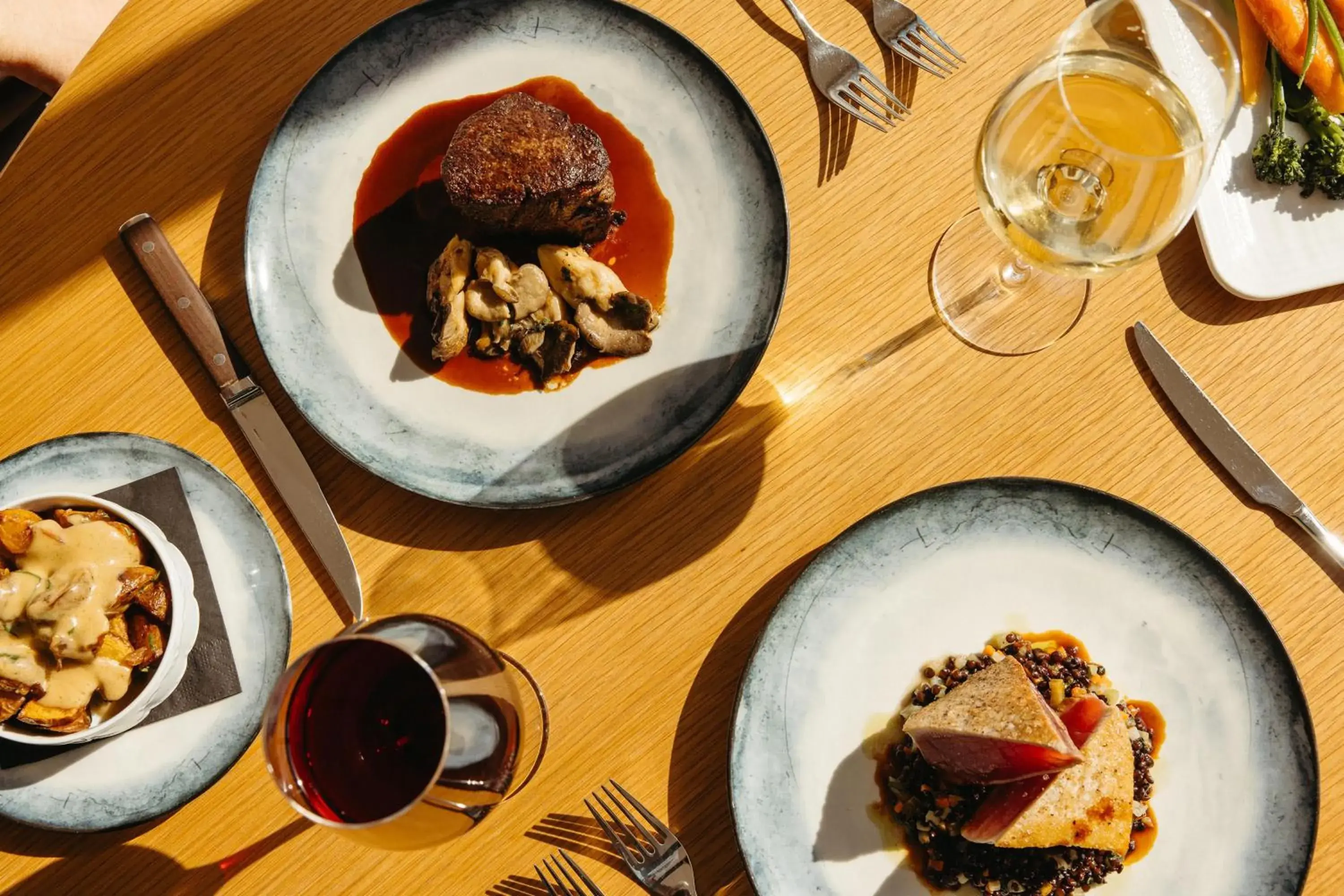 Restaurant/places to eat in The Hiatus Clearwater Beach, Curio Collection By Hilton Restaurant/places to eat in The Hiatus Clearwater Beach, Curio Collection By Hilton