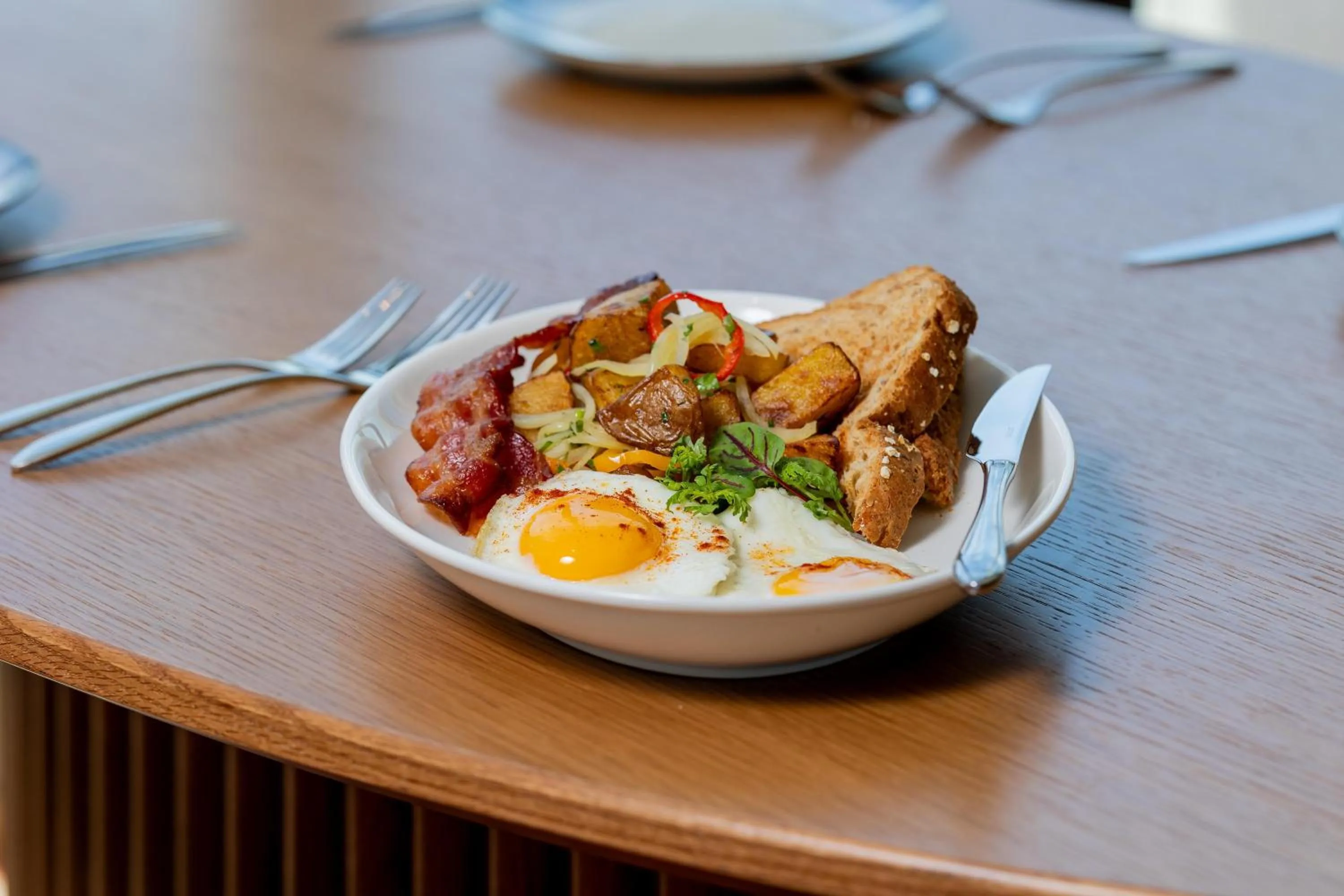 Breakfast in The Hiatus Clearwater Beach, Curio Collection By Hilton