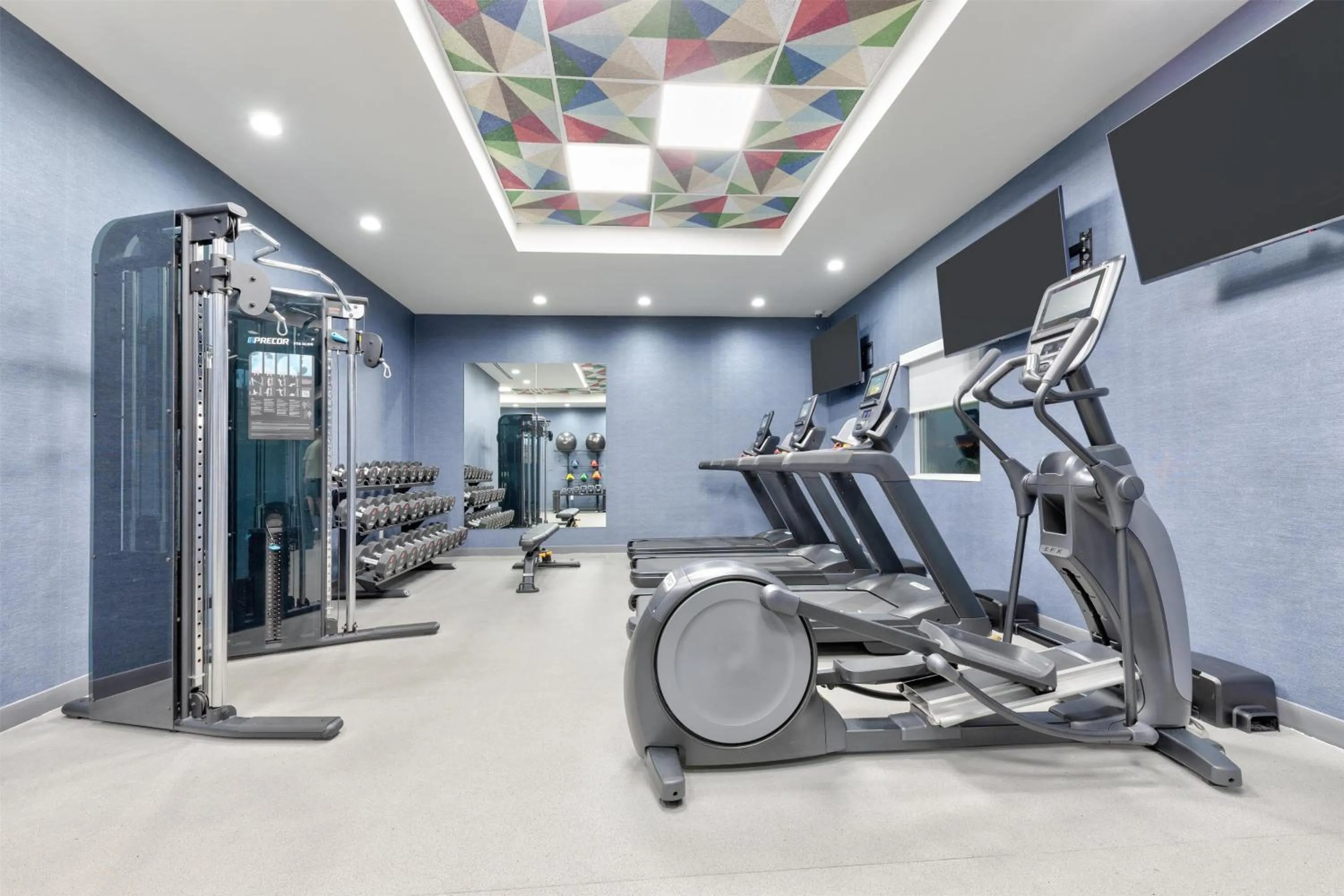 Fitness centre/facilities in Home2 Suites By Hilton Paris