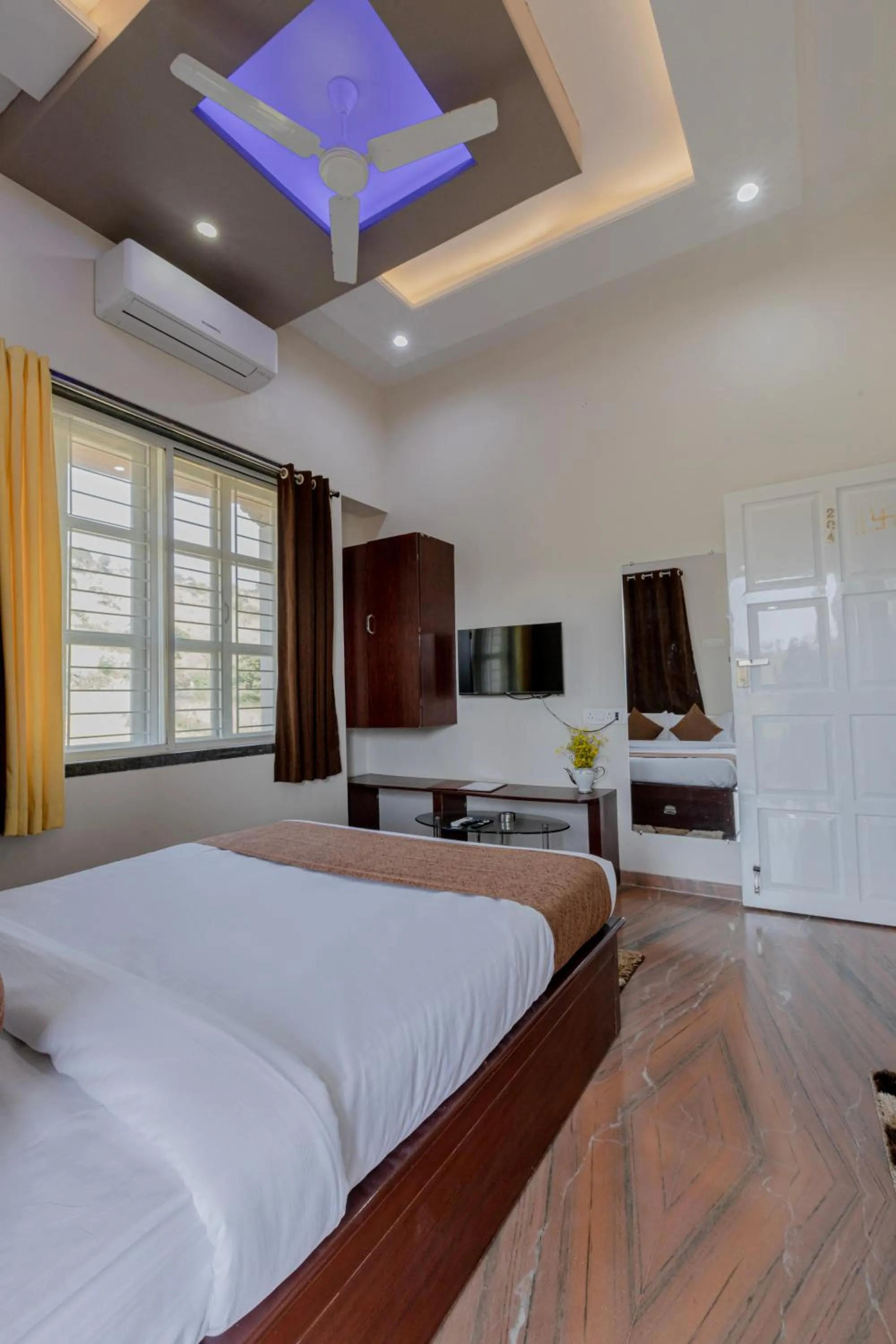 Photo of the whole room, Bed in Silver Galaxy Resort