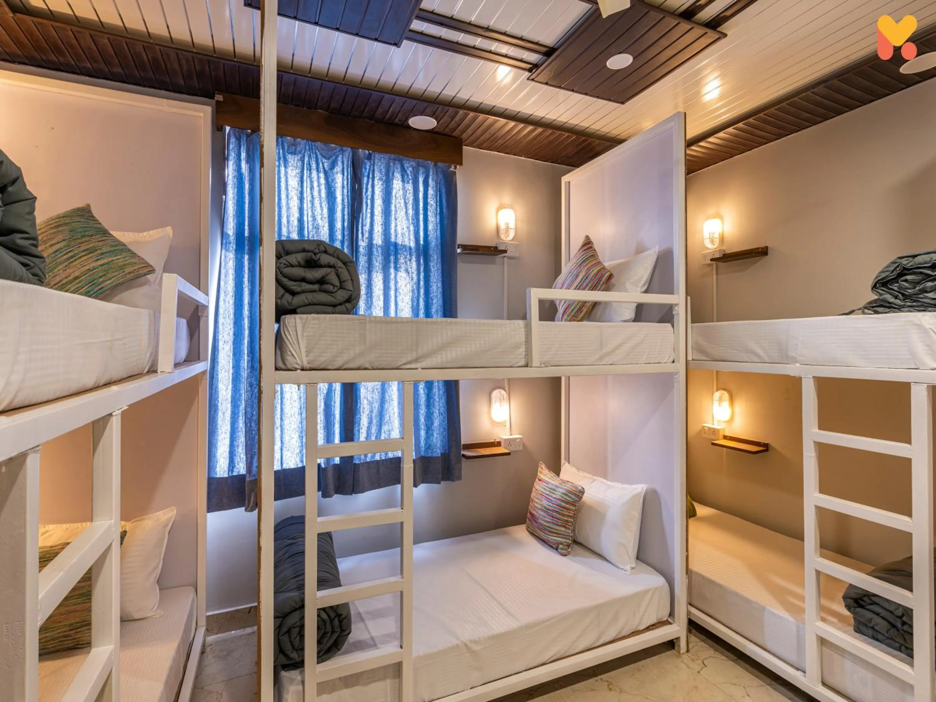 bunk bed, Bed in Madpackers Jaipur