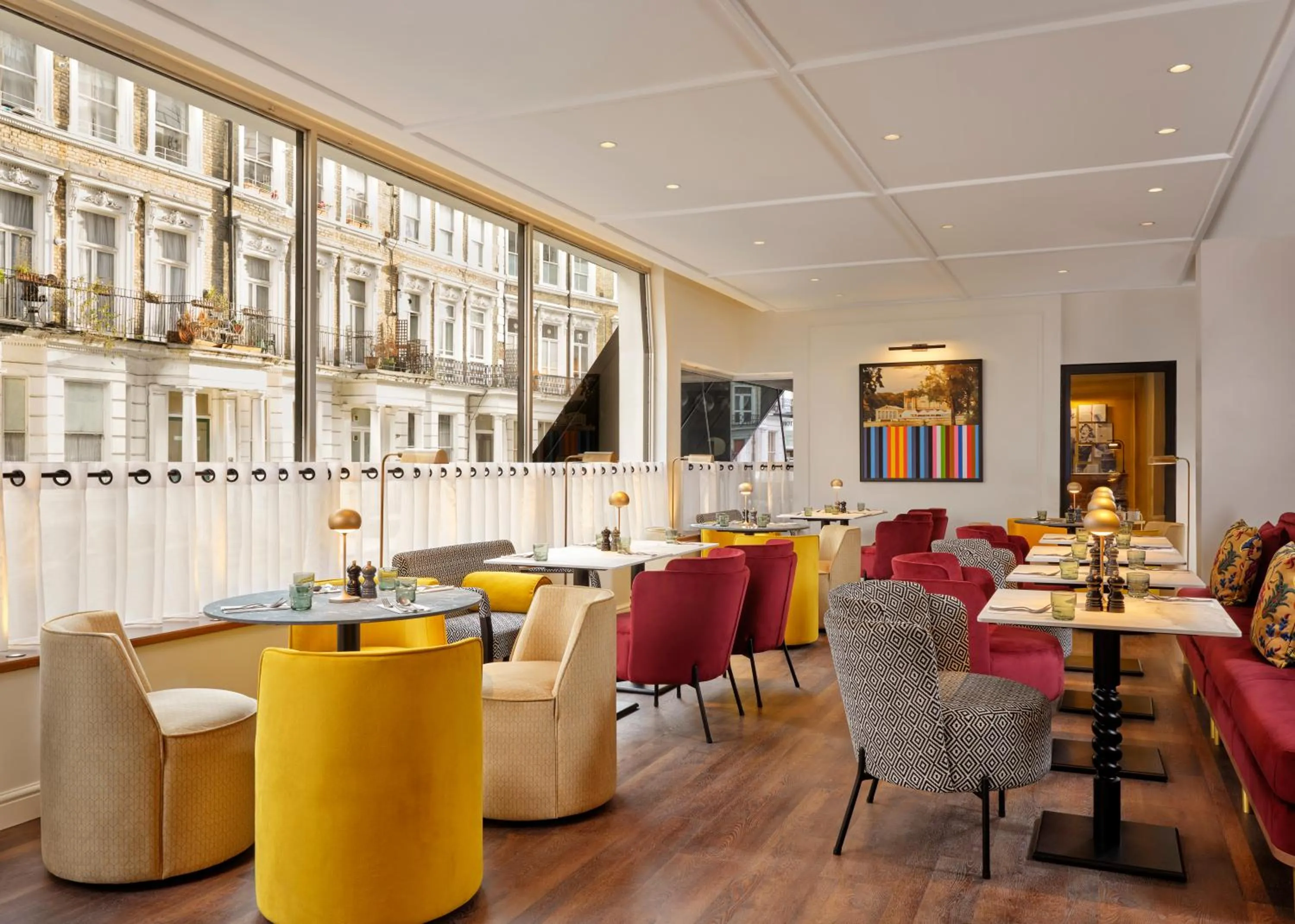 Restaurant/places to eat in The Cura Hotel Kensington, London, a Tribute Portfolio Hotel