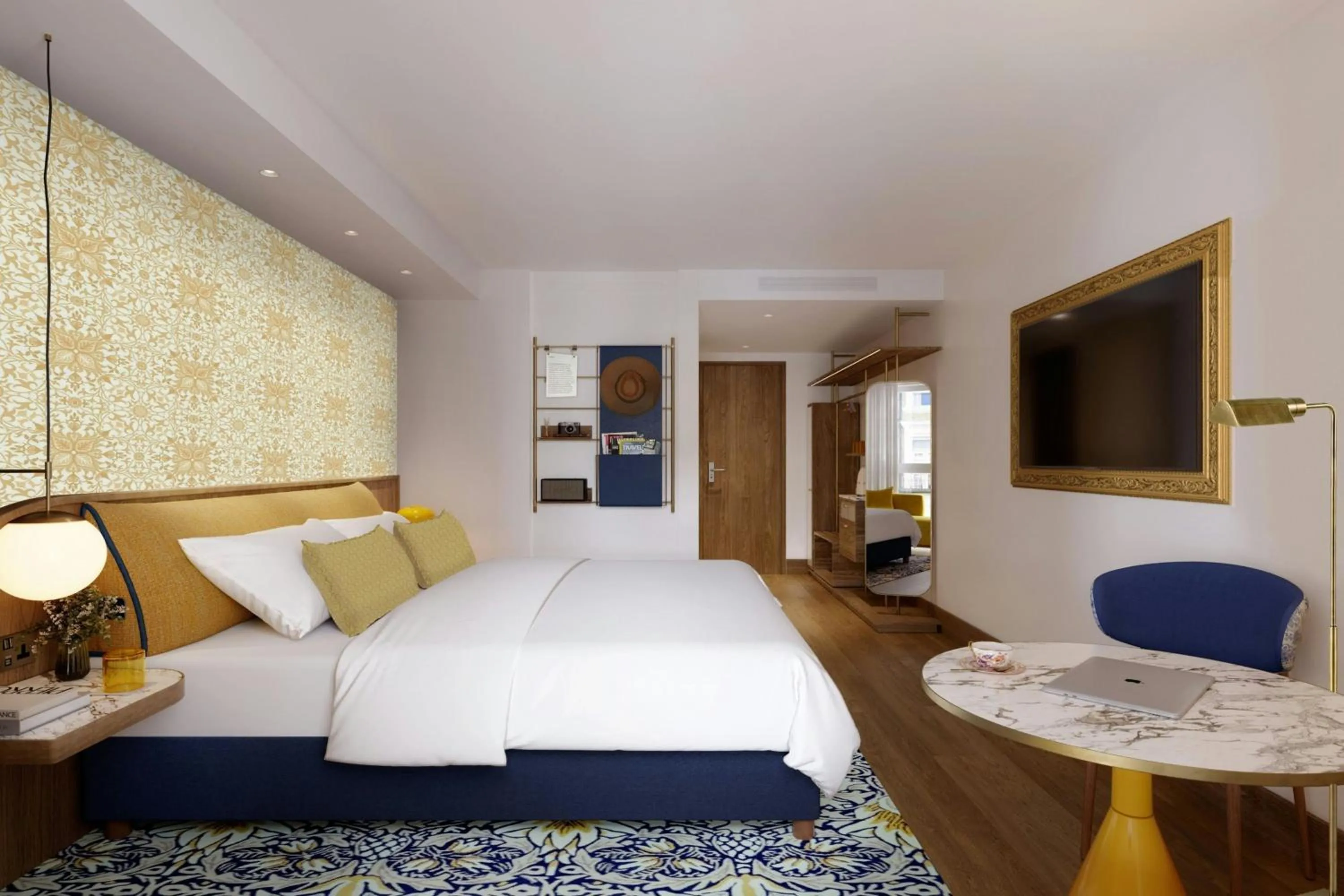 Photo of the whole room, Bed in Park Grand London Kensington