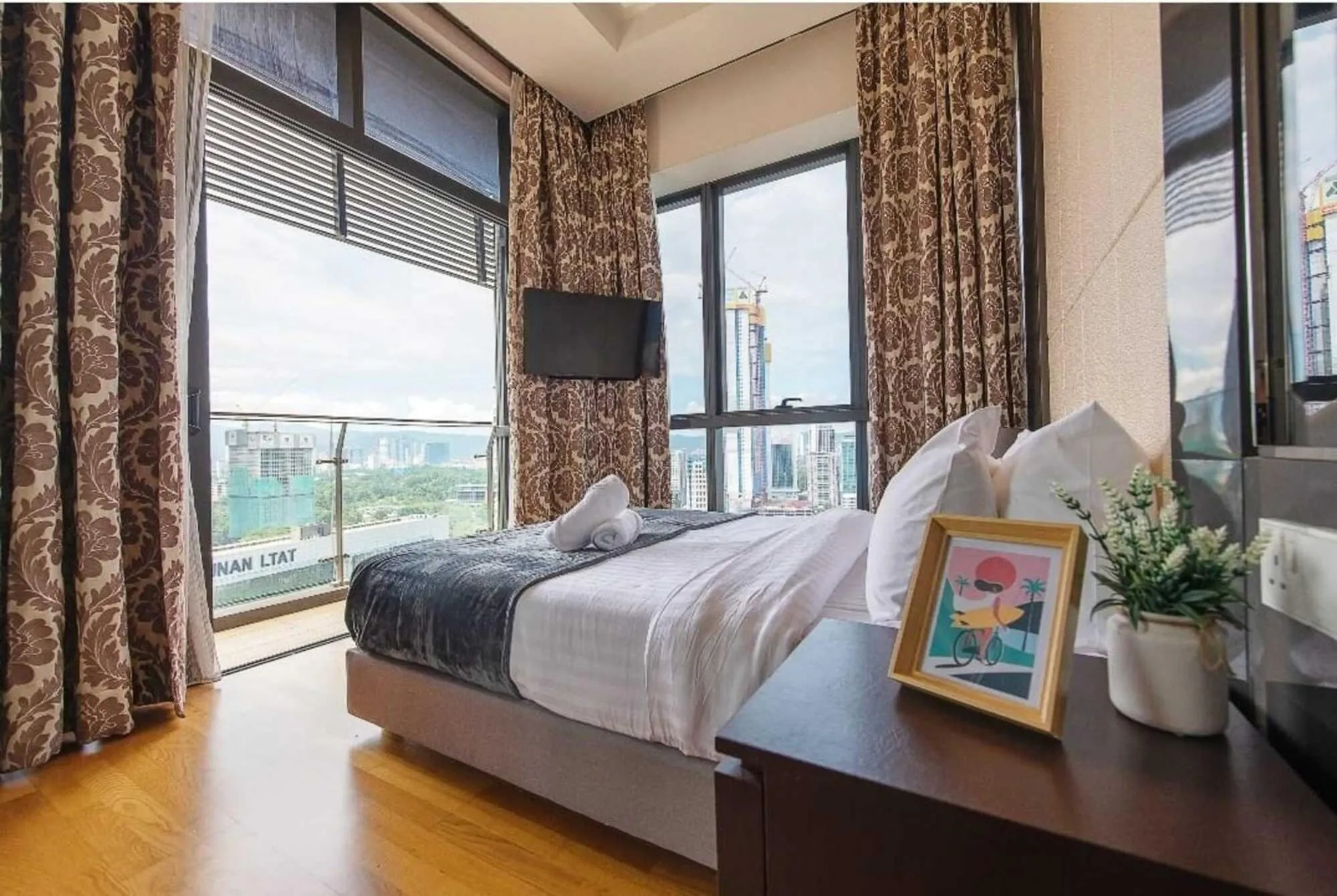 Photo of the whole room, Bed in Dorsett Residence Kuala Lumpur 帝盛公寓 Bukit Bintang