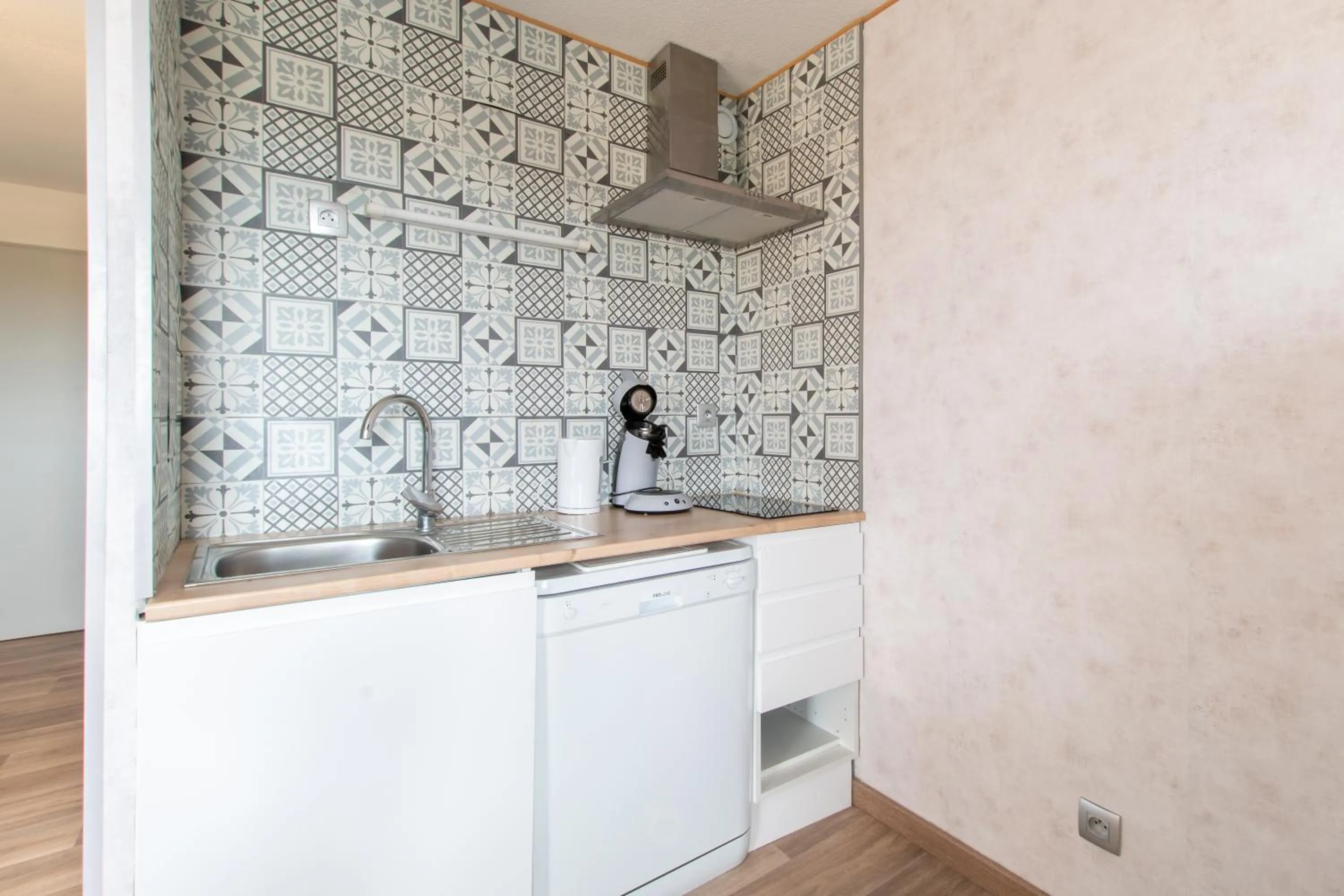 Kitchen or kitchenette in Le Mayflower