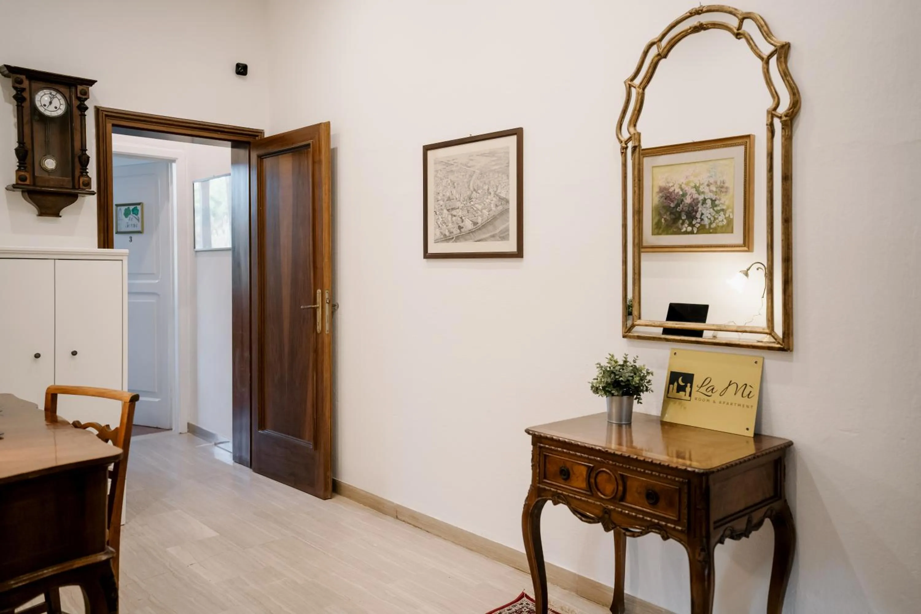 Lobby or reception in LaMì Room & Apartment