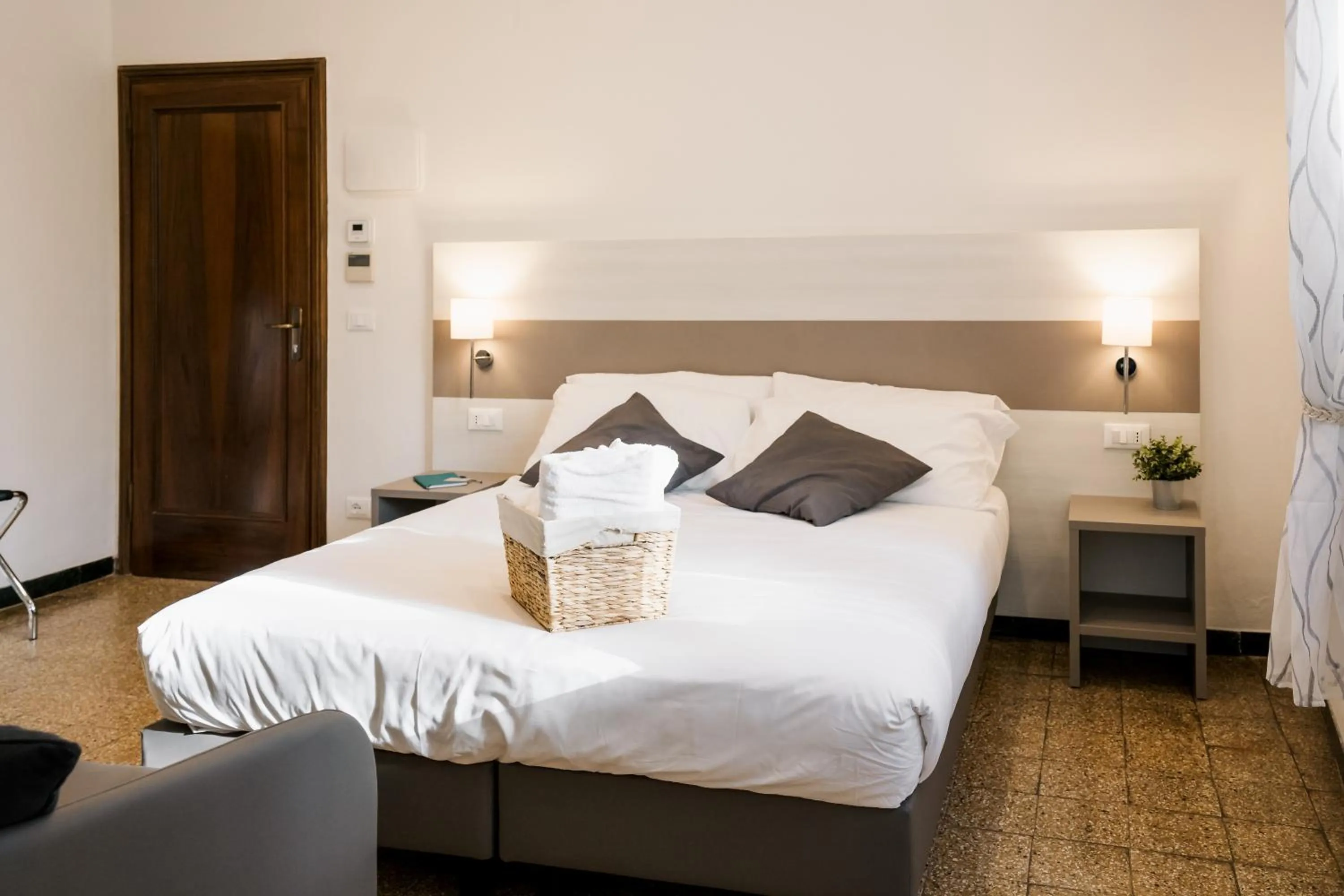 Bed in LaMì Room & Apartment