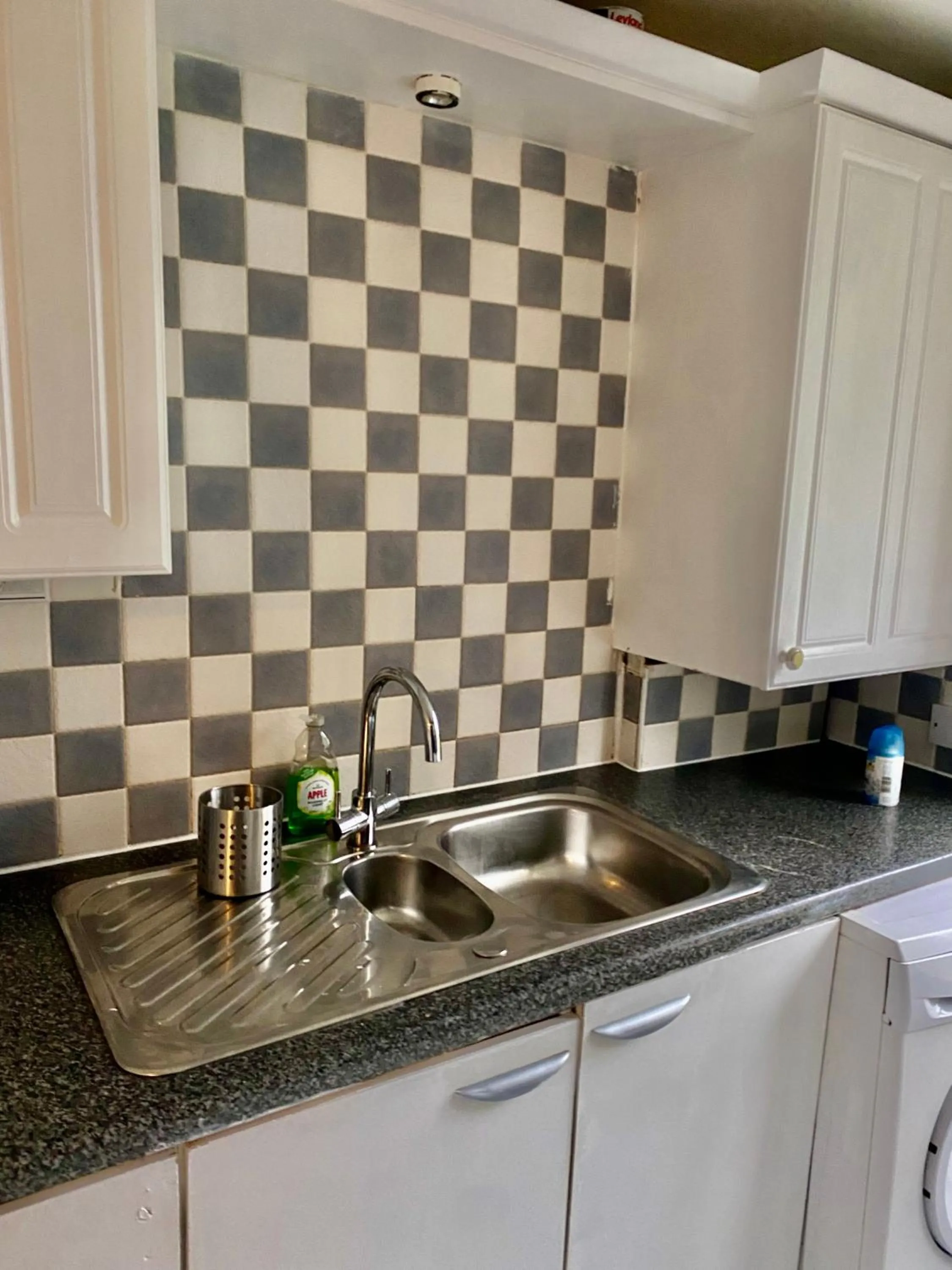 Kitchen or kitchenette in Impeccable 2-Bed Apartment in London
