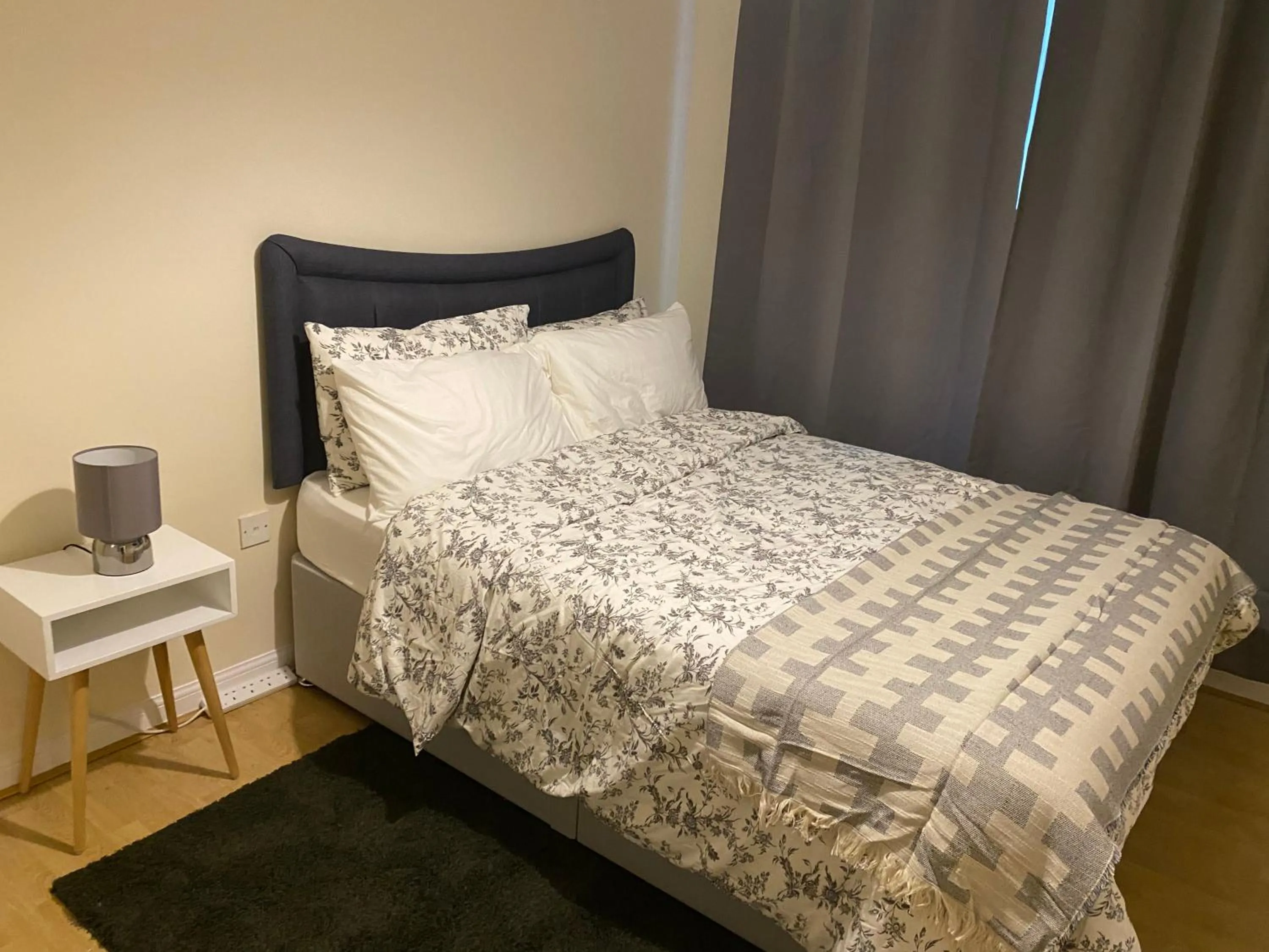 Bed in Impeccable 2-Bed Apartment in London