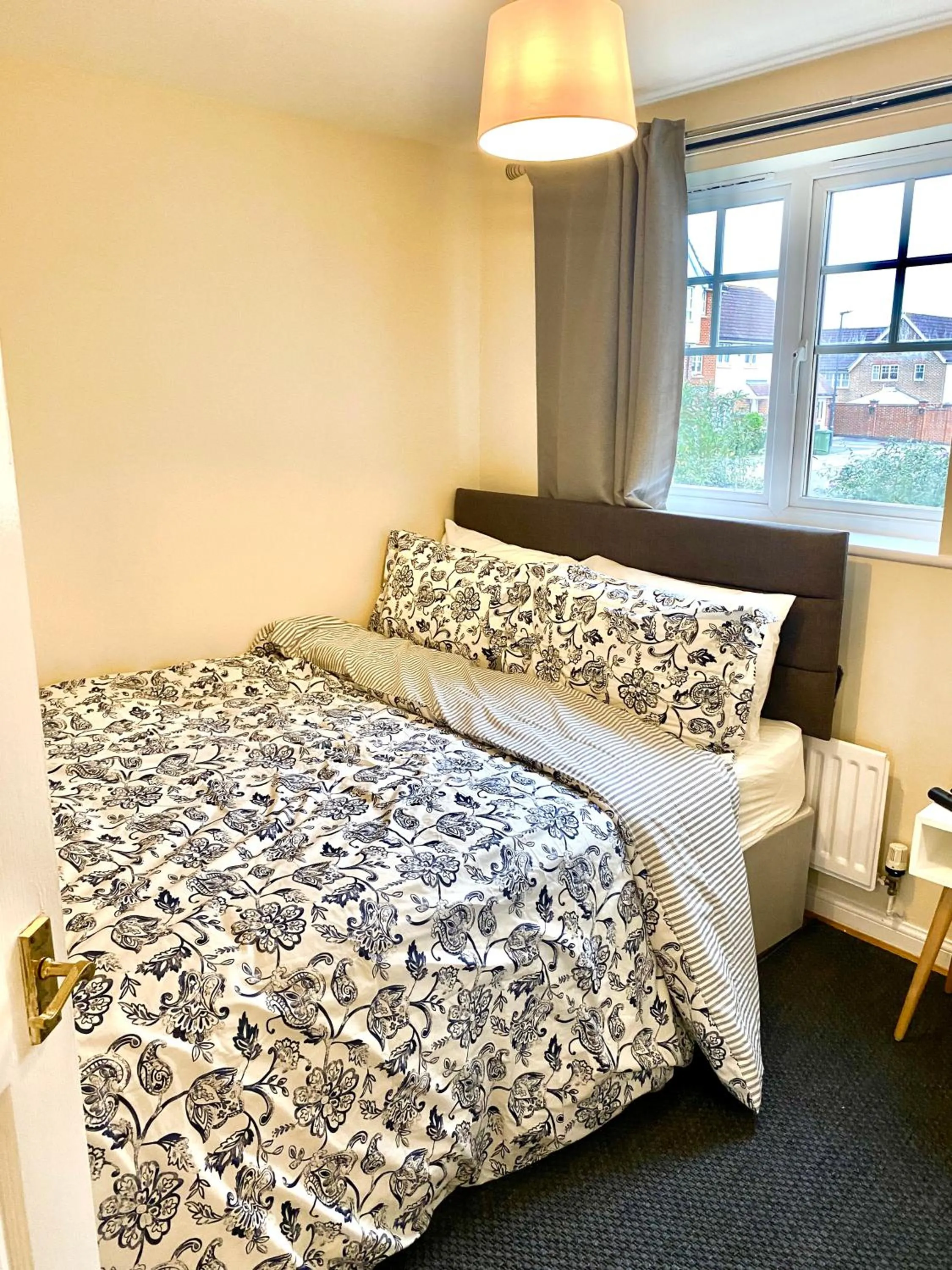 Photo of the whole room, Bed in Impeccable 2-Bed Apartment in London