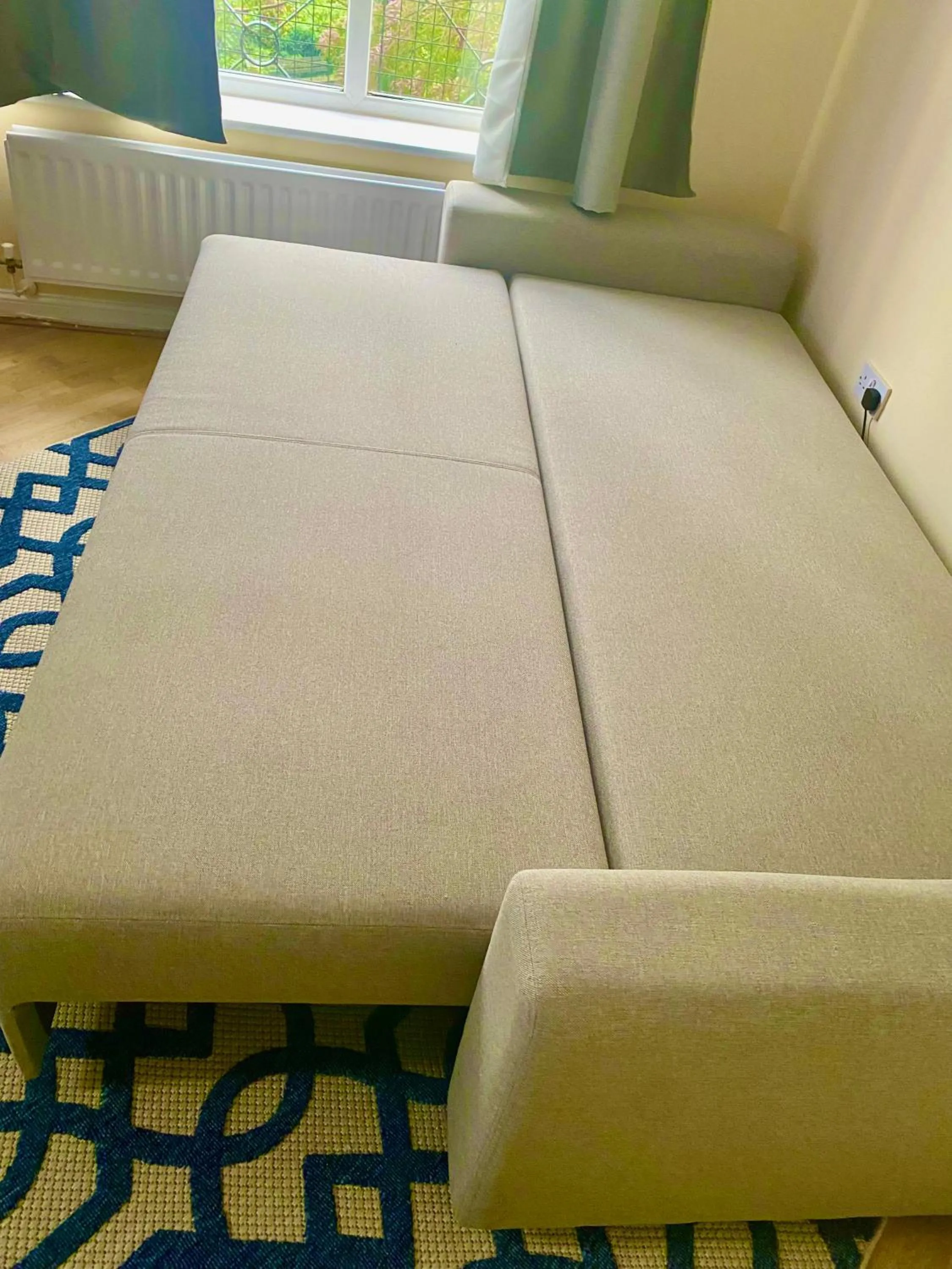 Bed in Impeccable 2-Bed Apartment in London
